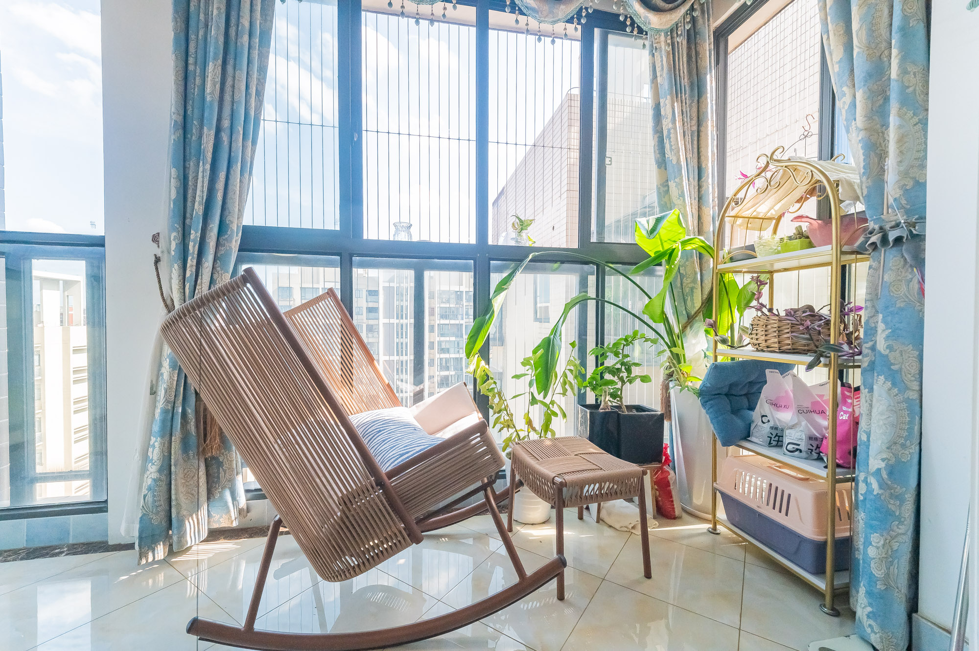 蓝山郡 4室2厅2卫 99.8万 蓝山郡 4室2厅2卫 99.8万阳台