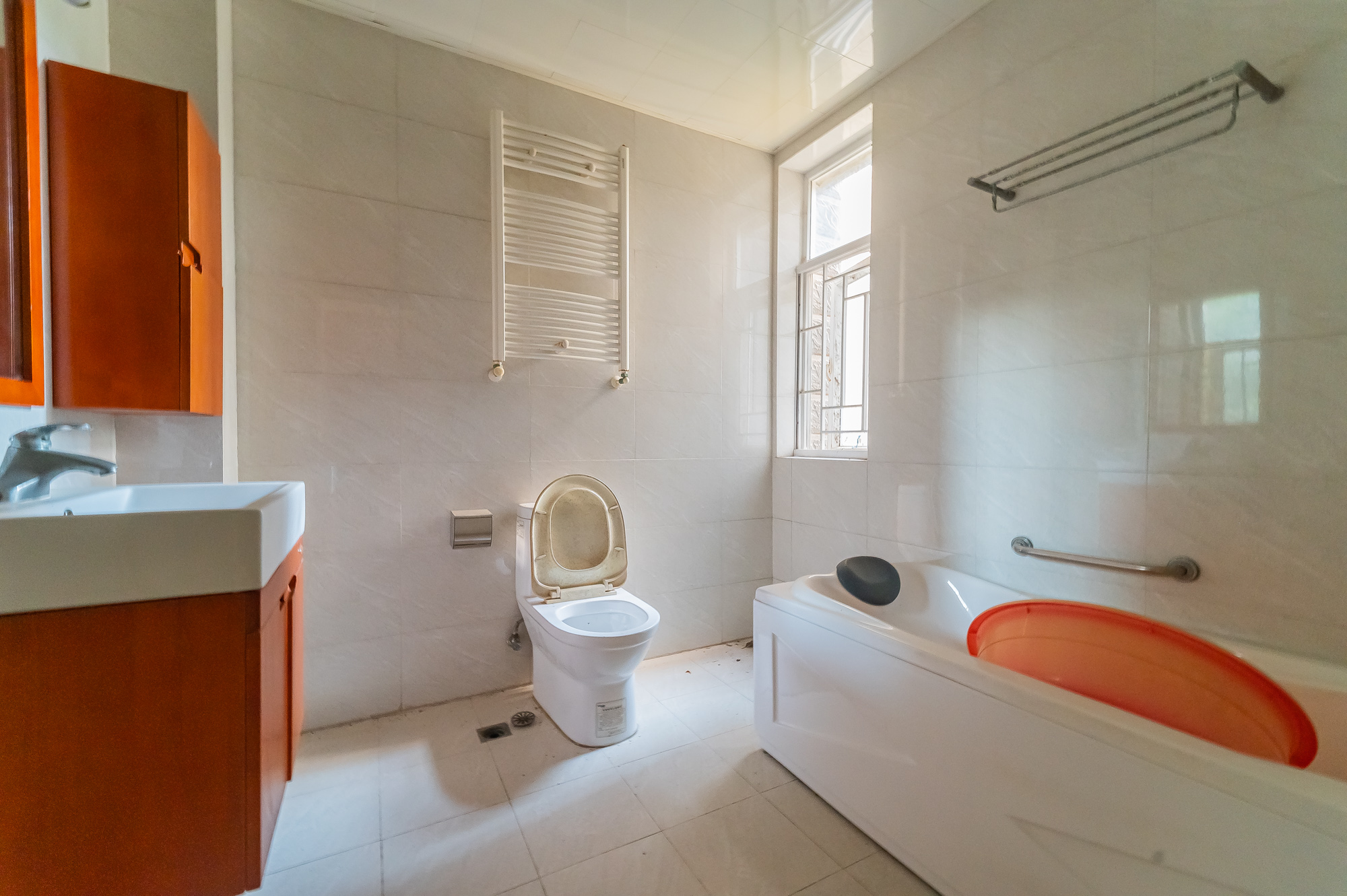 陶然居  4室2厅2卫    120.0万 陶然居  4室2厅2卫    120.0万卫生间