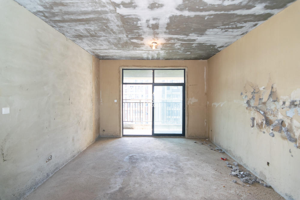 联诚雅郡  5室2厅2卫    102.8万