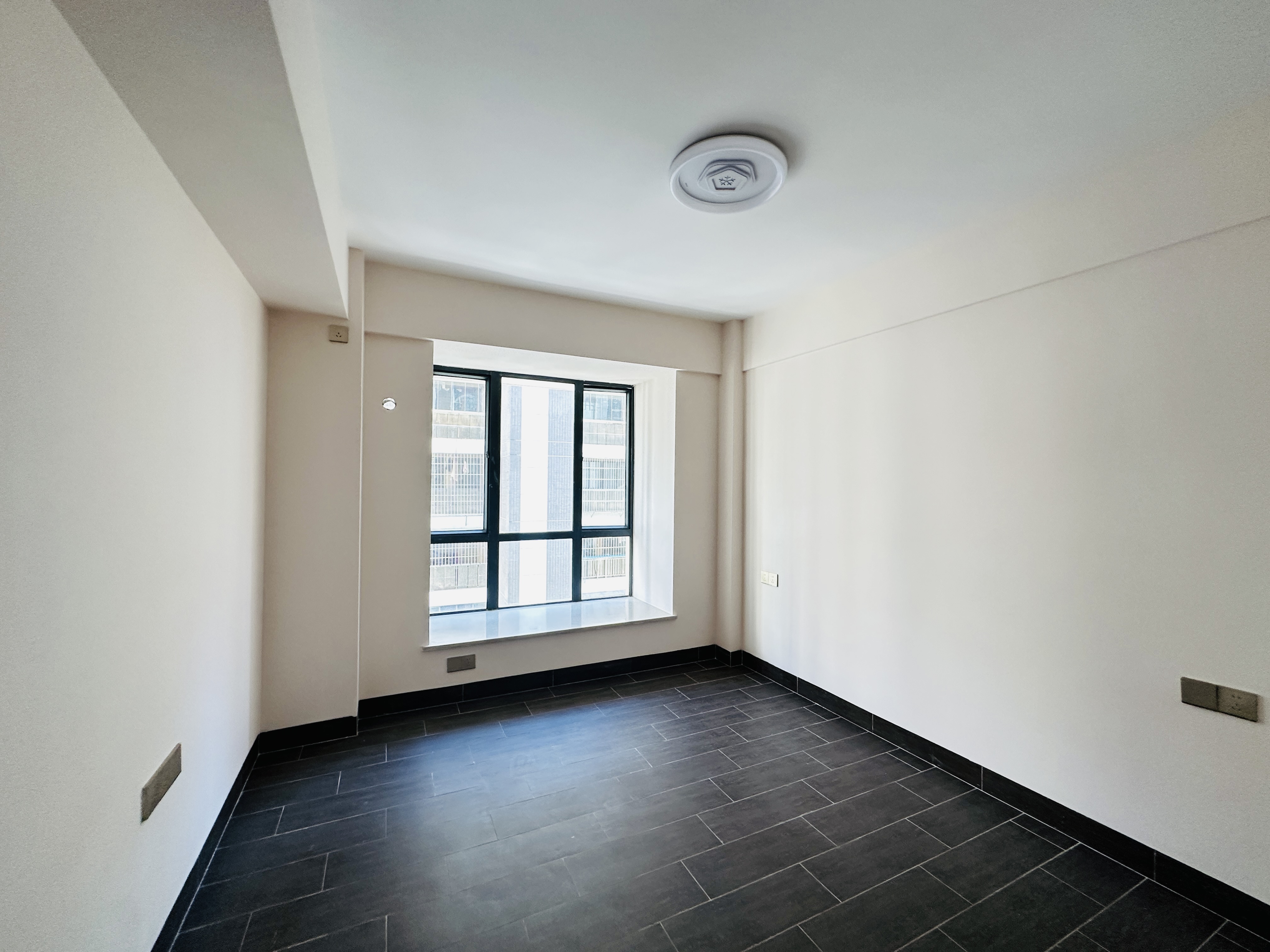 铭盛檀香洲  3室2厅2卫    159.8万 铭盛檀香洲  3室2厅2卫    159.8万卧室