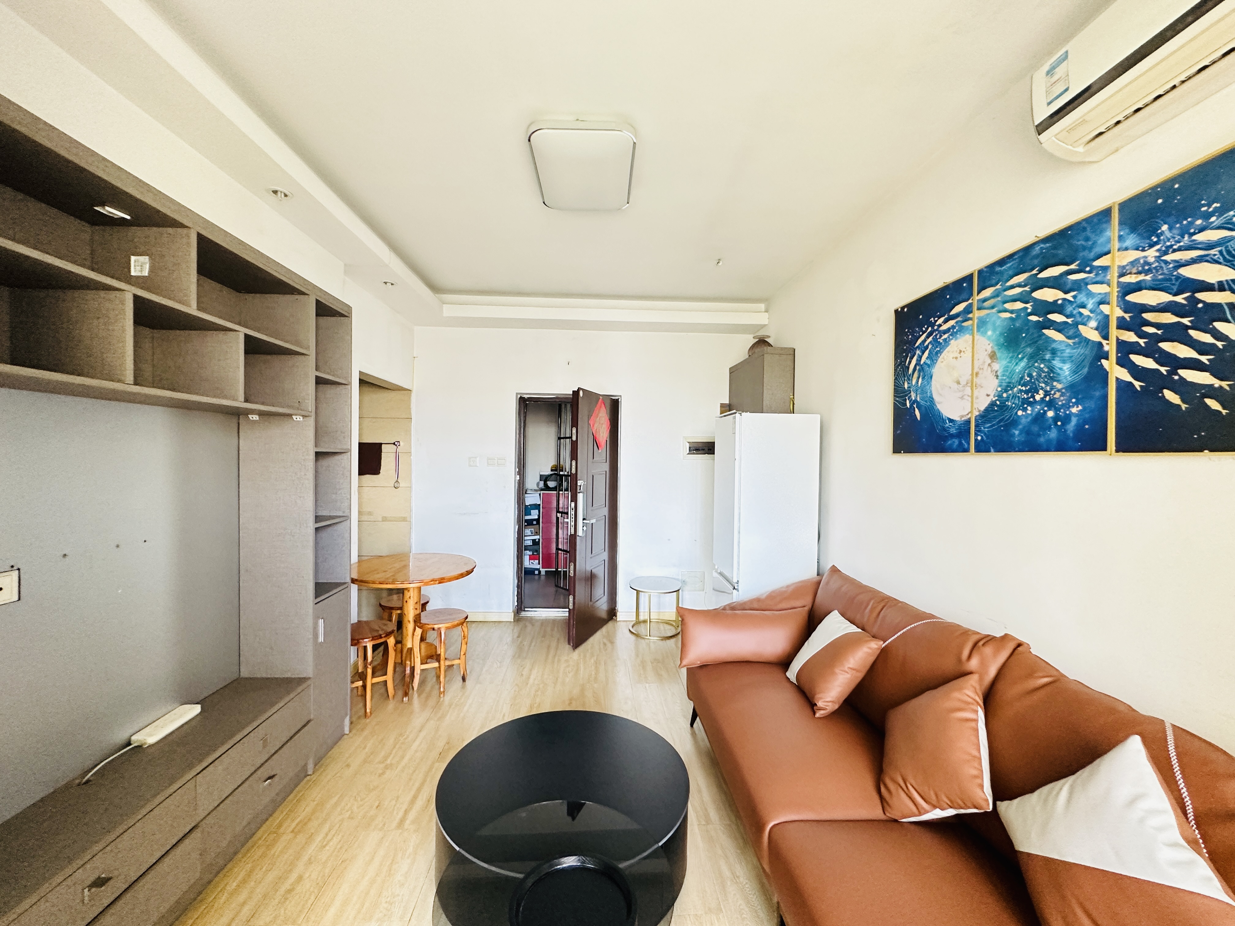 亚洲豪苑南区 1室1厅1卫 99.8万 亚洲豪苑南区 1室1厅1卫 99.8万客厅