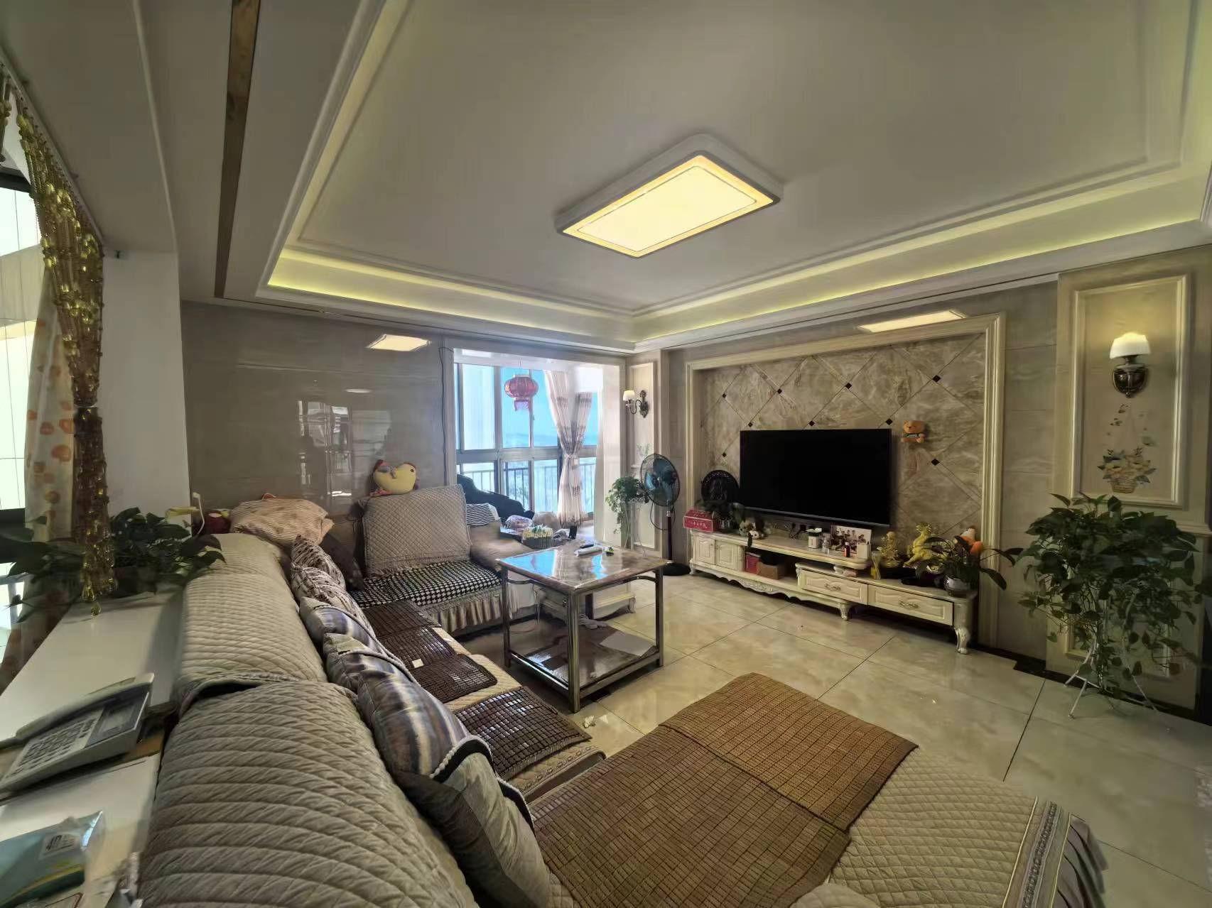 经世皇城 3室2厅2卫 80.0万 经世皇城 3室2厅2卫 80.0万室内图