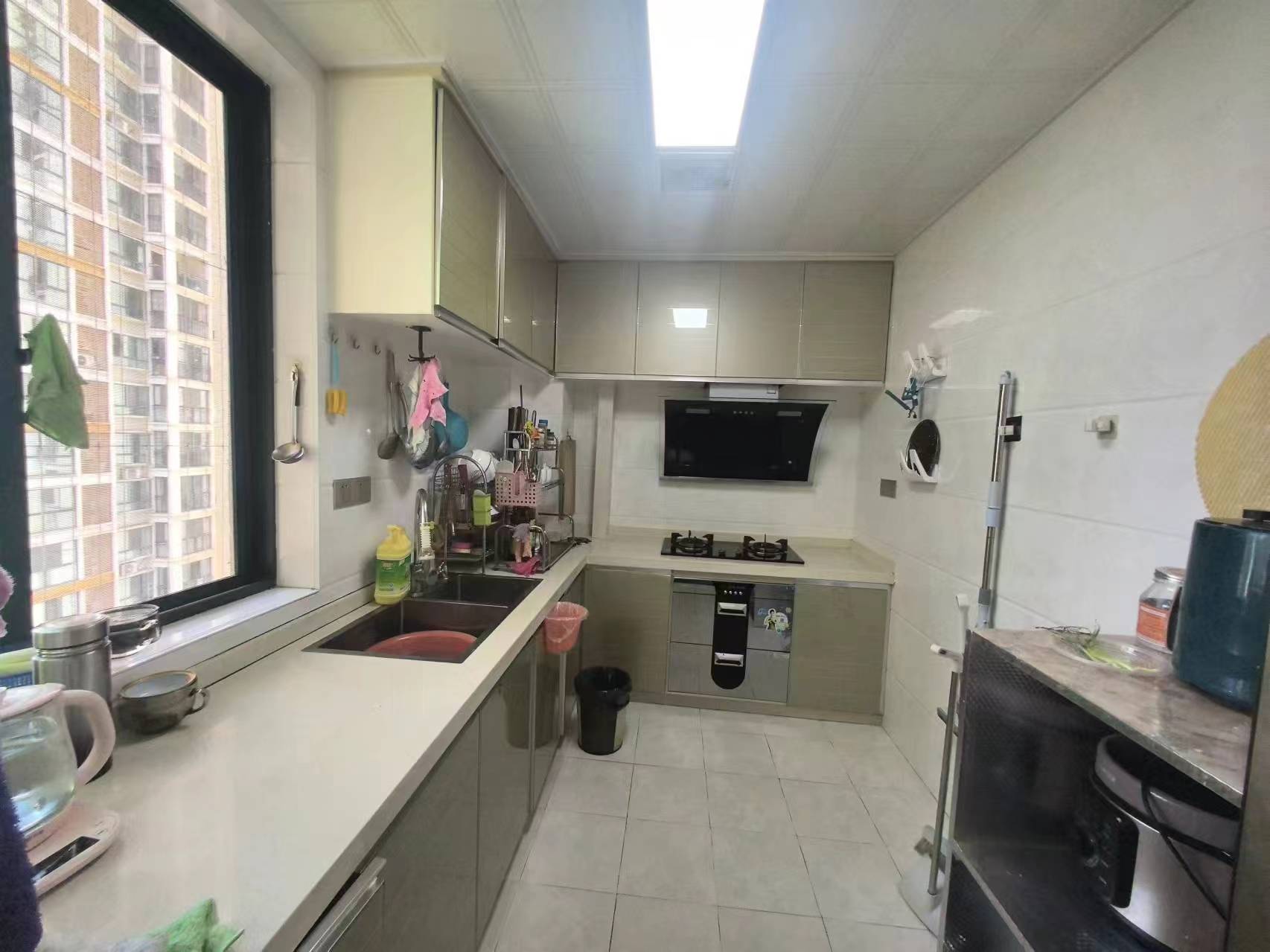 经世皇城 3室2厅2卫 80.0万 经世皇城 3室2厅2卫 80.0万室内图