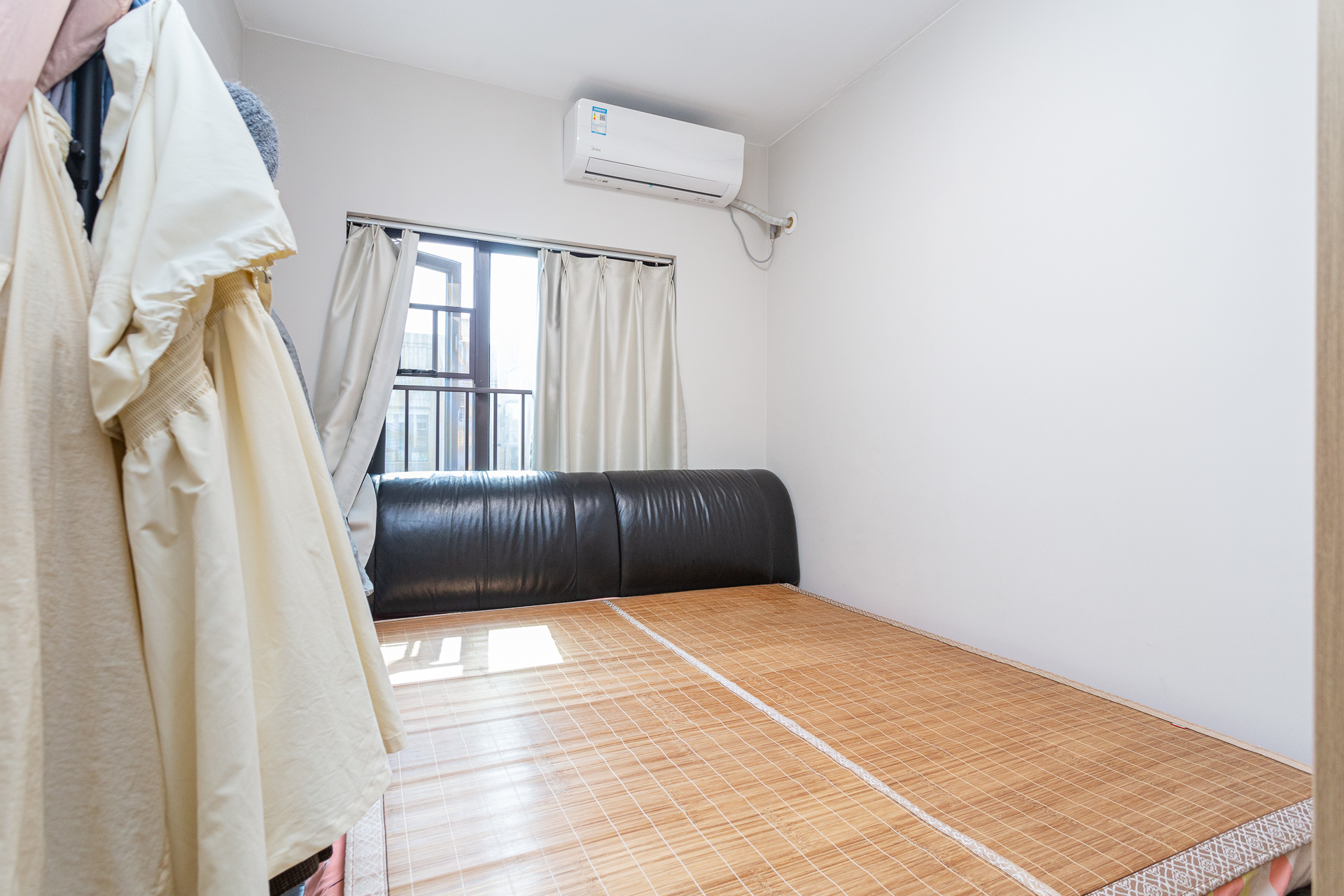 时代倾城四期  2室2厅1卫   80.00万卧室