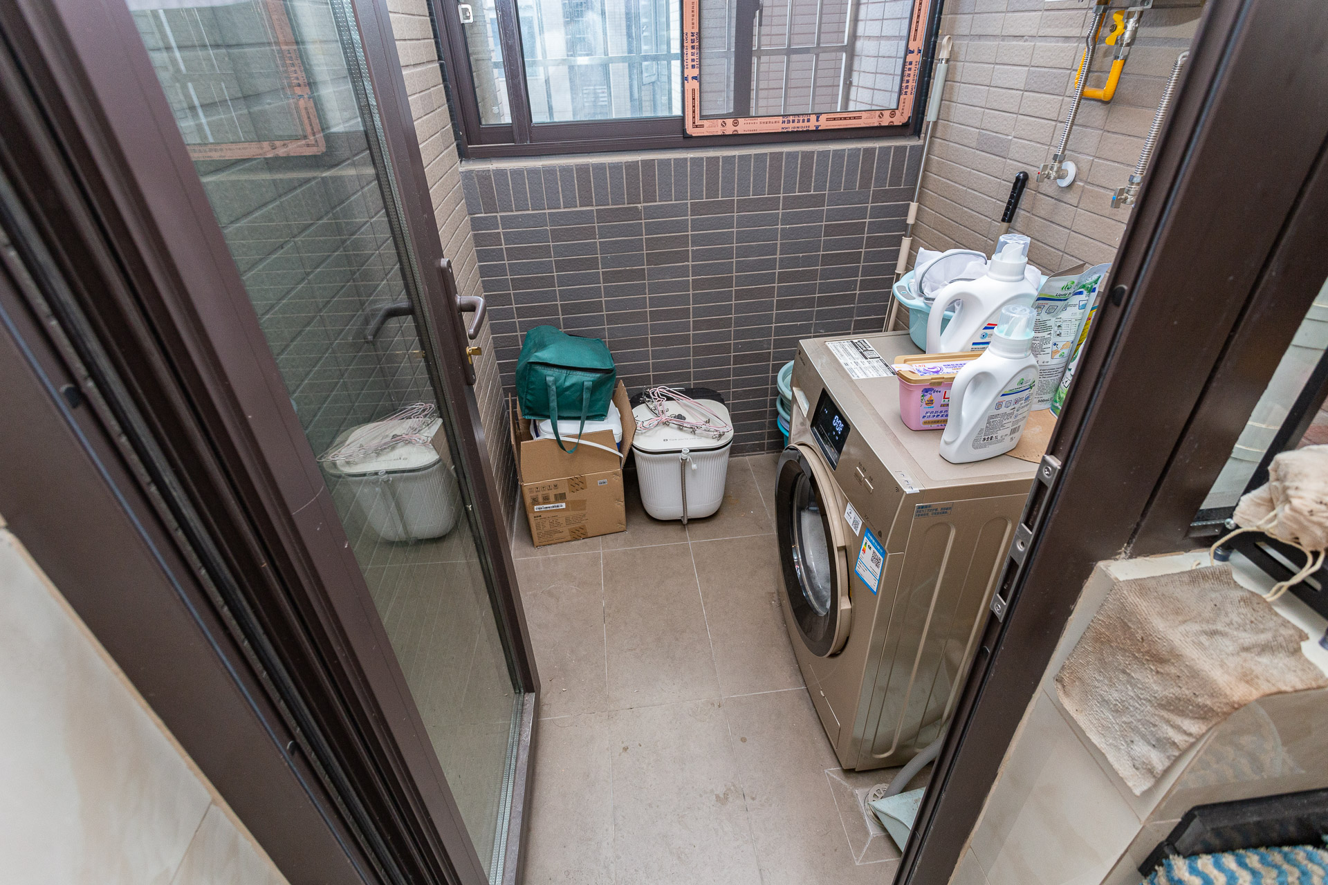 时代倾城四期  2室2厅1卫   80.00万阳台