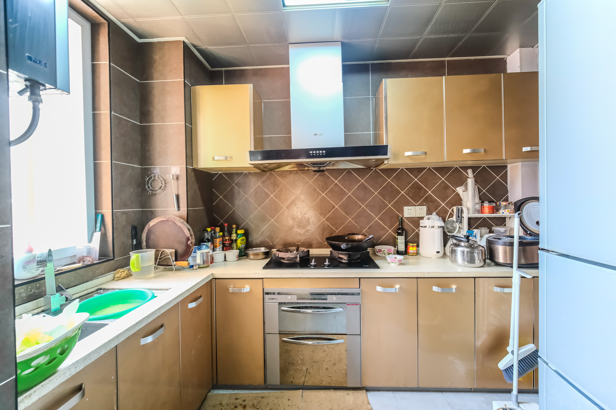 长丰星城 4室2厅2卫 84.8万 长丰星城 4室2厅2卫 84.8万厨房