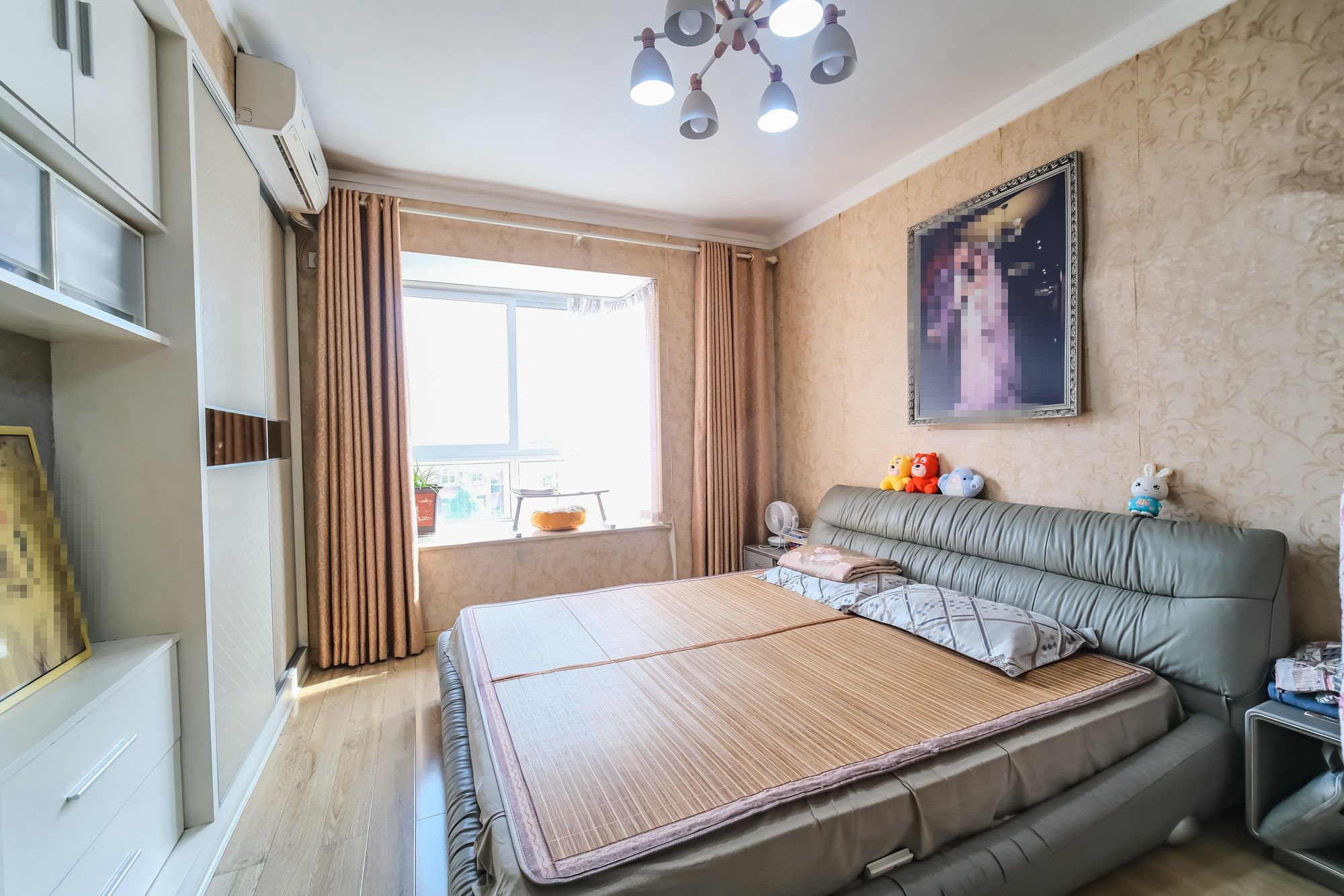 长丰星城 4室2厅2卫 84.8万 长丰星城 4室2厅2卫 84.8万卧室