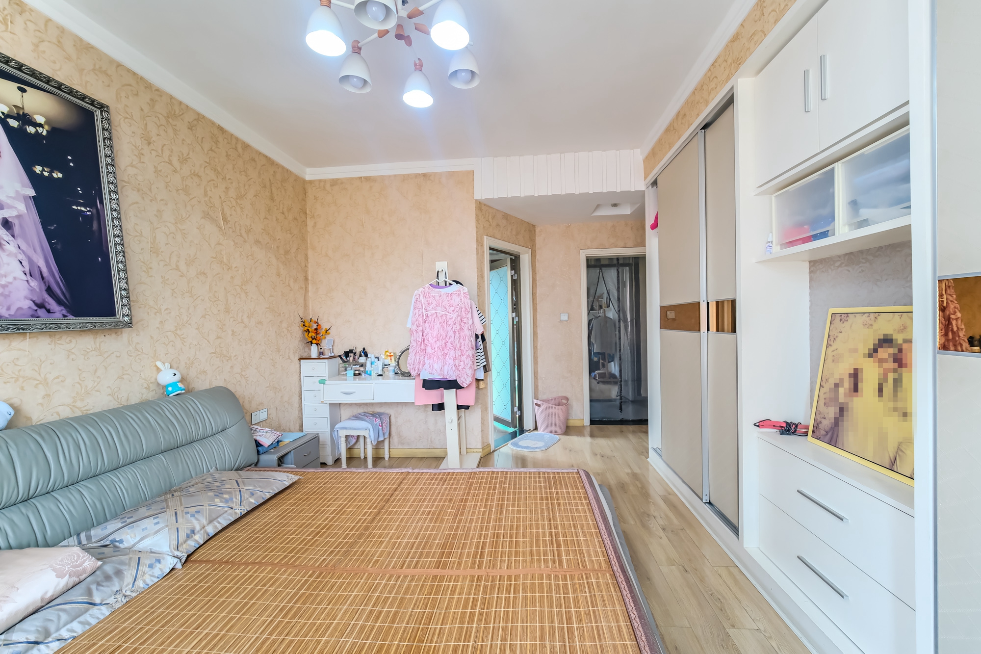 长丰星城 4室2厅2卫 84.8万 长丰星城 4室2厅2卫 84.8万卧室