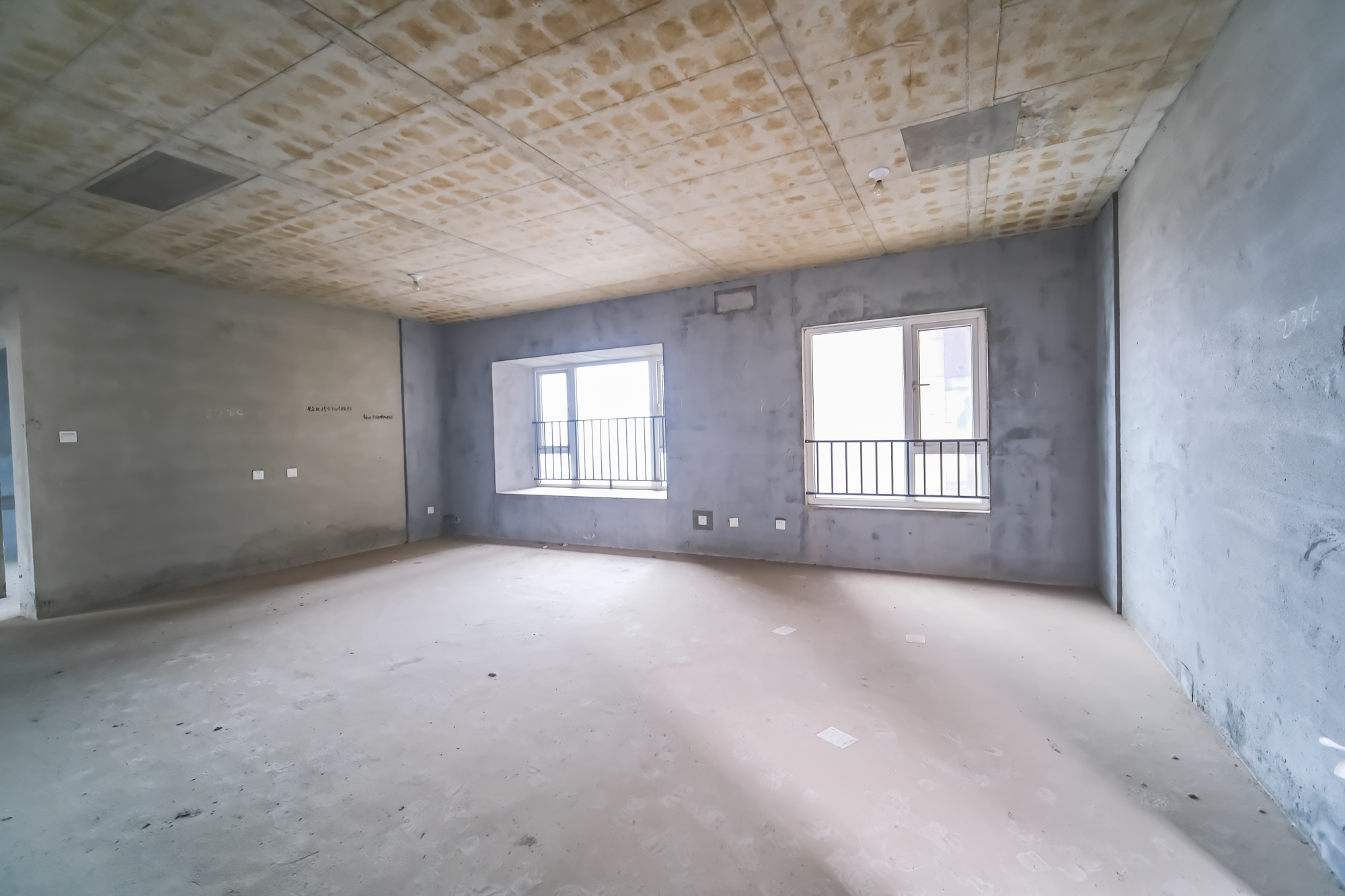 荣盛花语城  3室2厅1卫    70.0万 荣盛花语城  3室2厅1卫    70.0万客厅