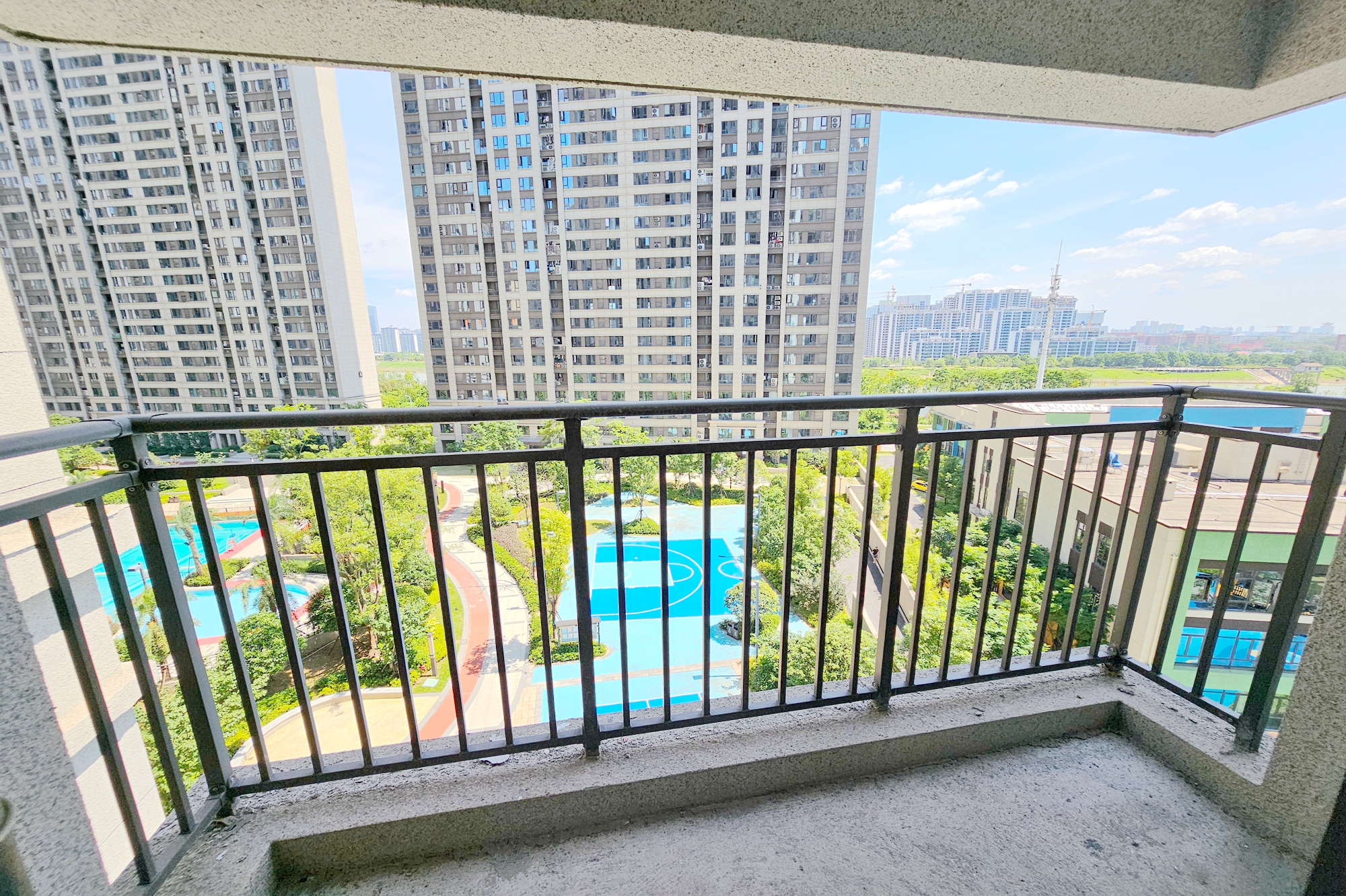 阳光城尚东湾凌云府 4室2厅2卫 113.0万 阳光城尚东湾凌云府 4室2厅2卫 113.0万阳台