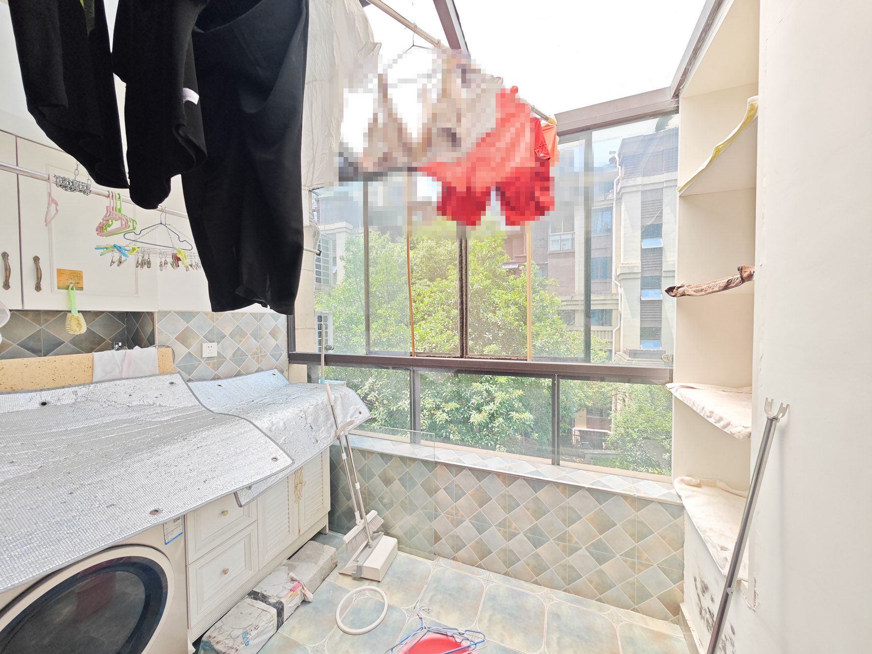 欧莱雅郡  3室2厅2卫   180.00万其他