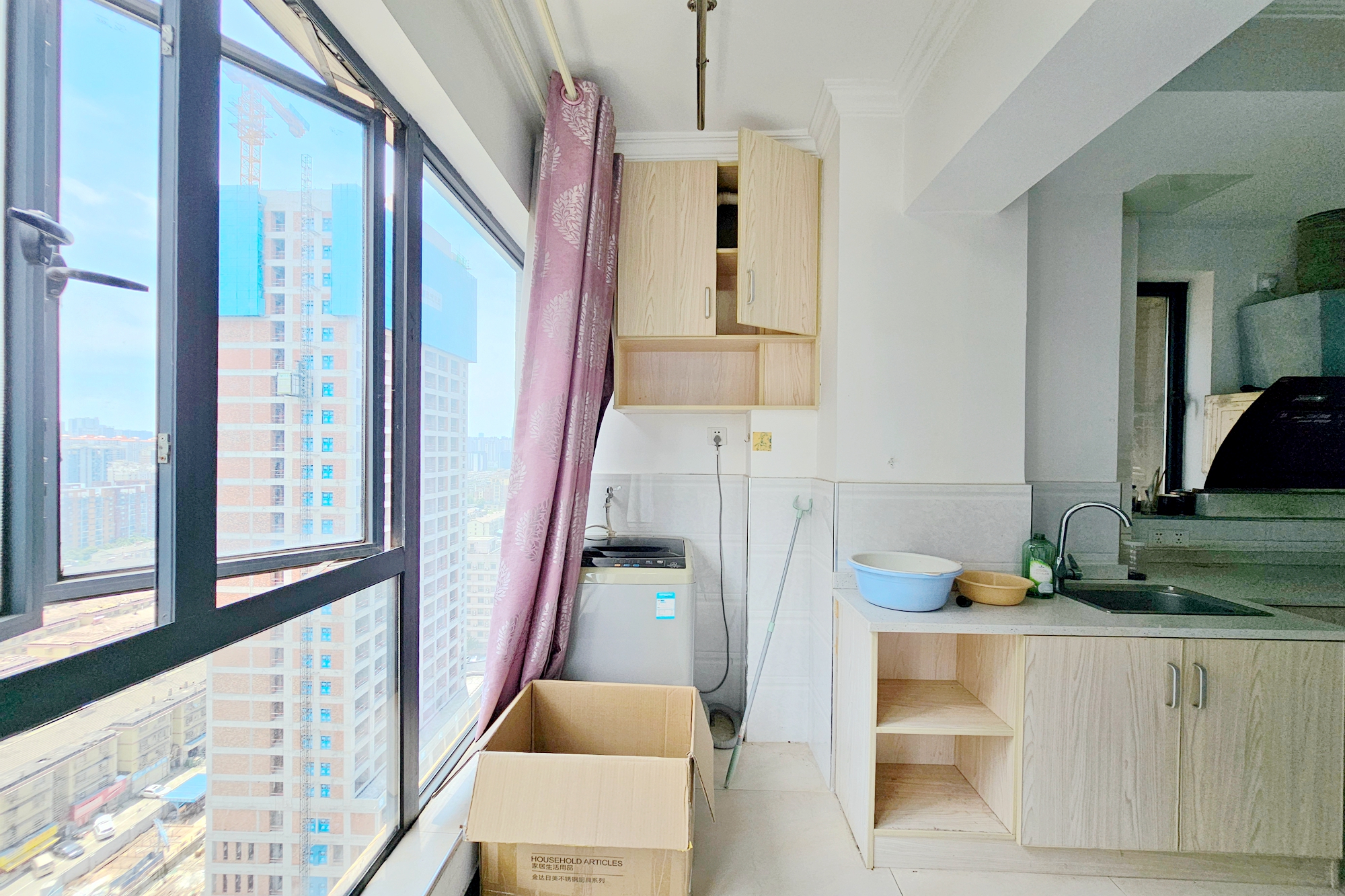 东城港  1室1厅1卫   34.80万阳台