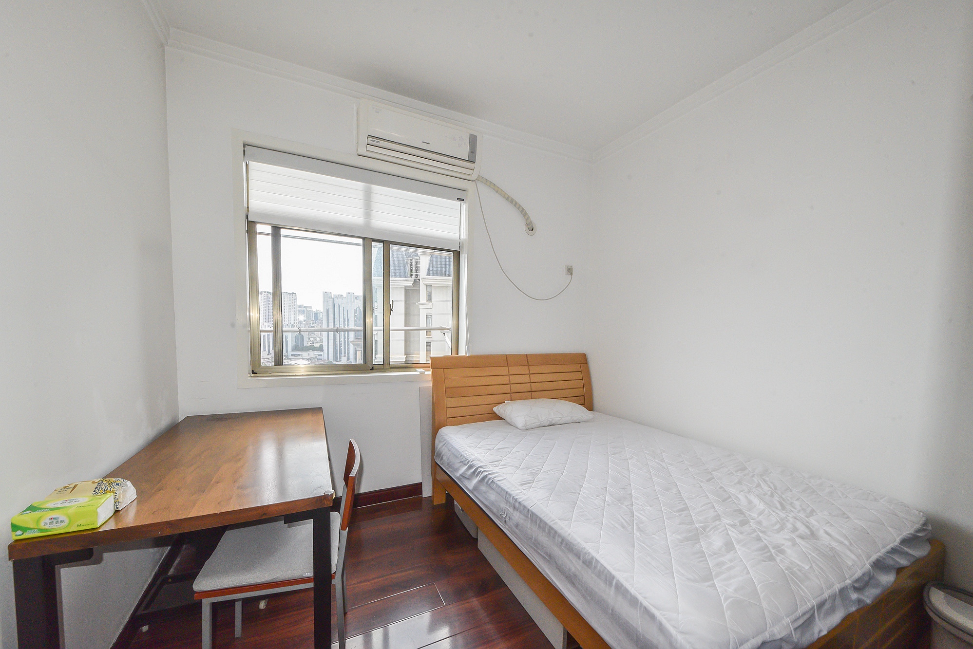 城南郡  3室2厅2卫    96.0万卧室