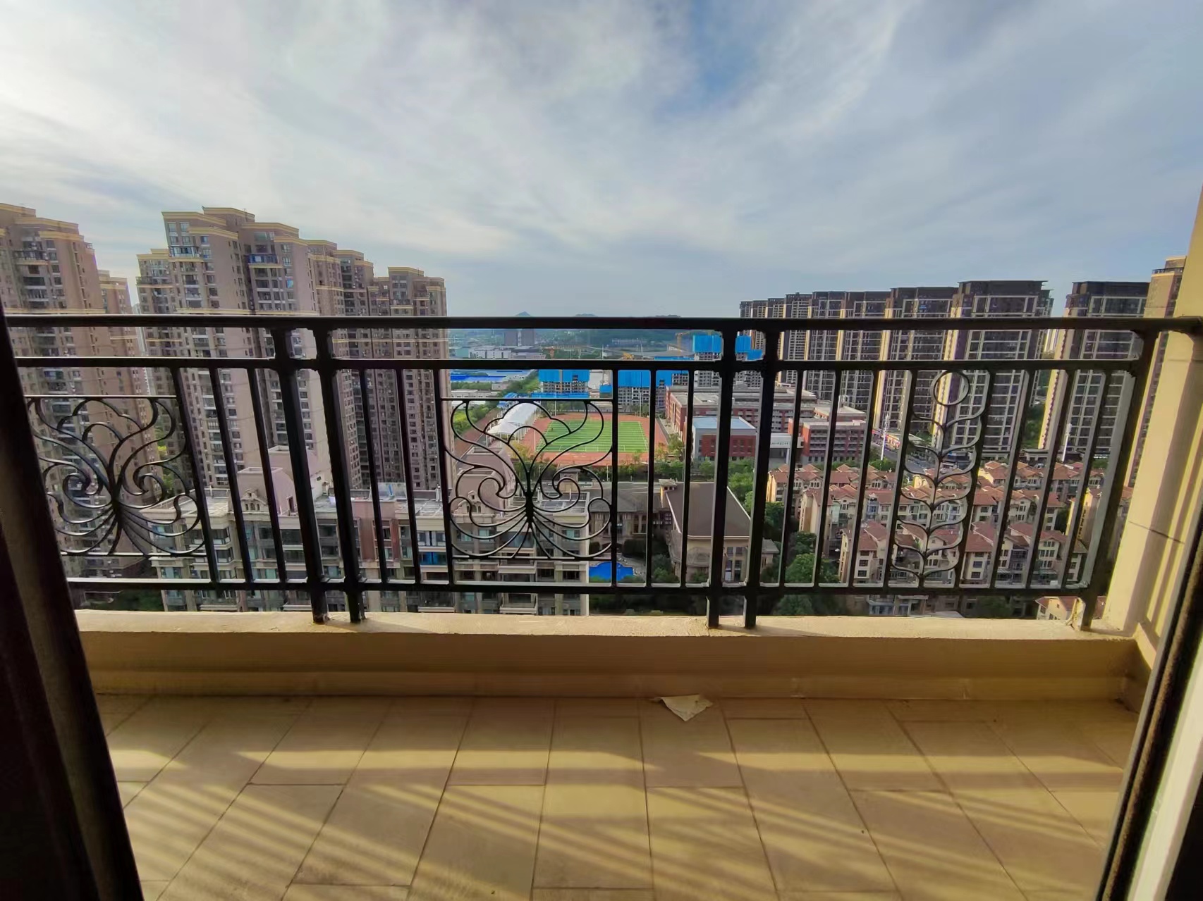 恒大华府 3室2厅2卫 80.0万 恒大华府 3室2厅2卫 80.0万室内图