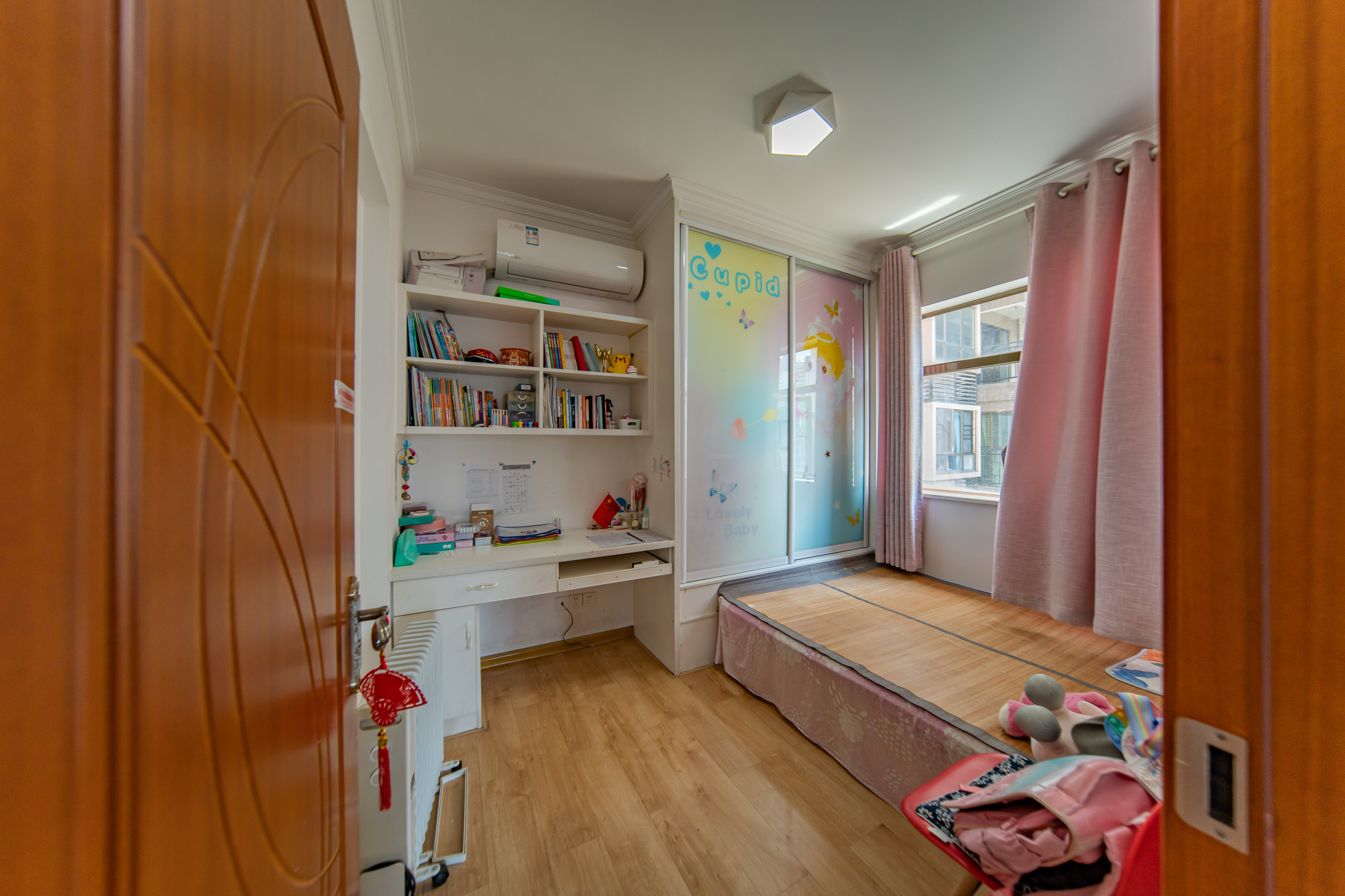 江山帝景雅典  3室2厅1卫    72.0万 江山帝景雅典  3室2厅1卫    72.0万卧室