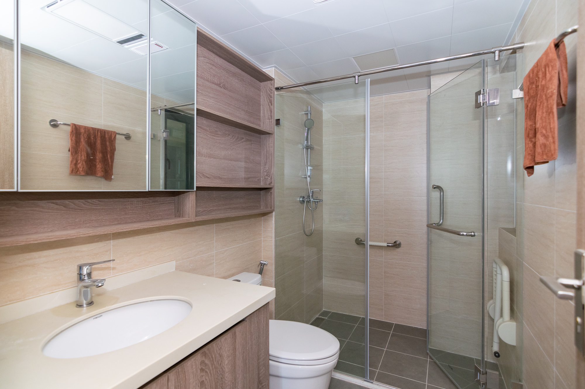 美的翰城  3室2厅2卫    79.0万 美的翰城  3室2厅2卫    79.0万卫生间