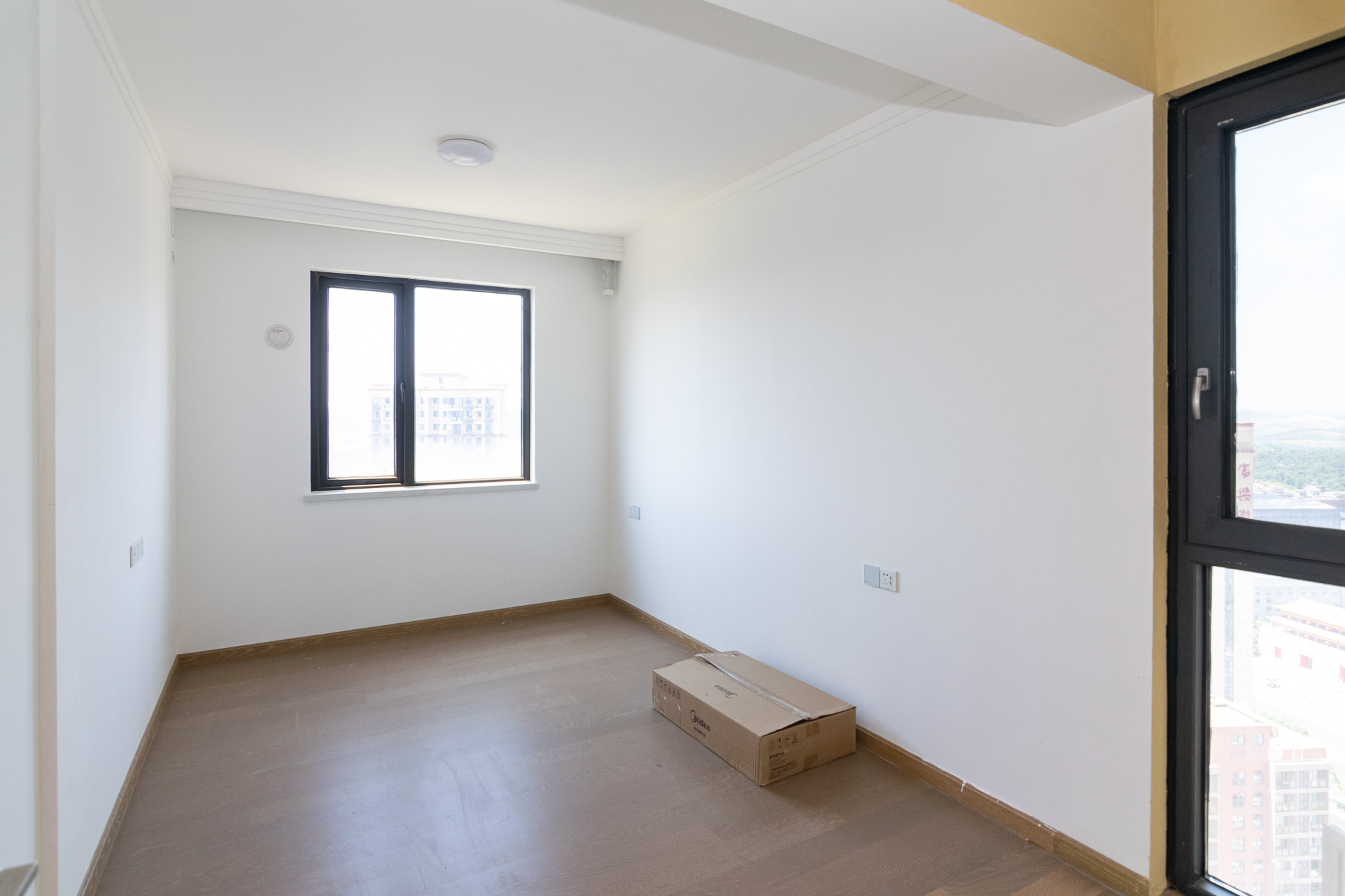 美的翰城  3室2厅2卫    79.0万 美的翰城  3室2厅2卫    79.0万卧室