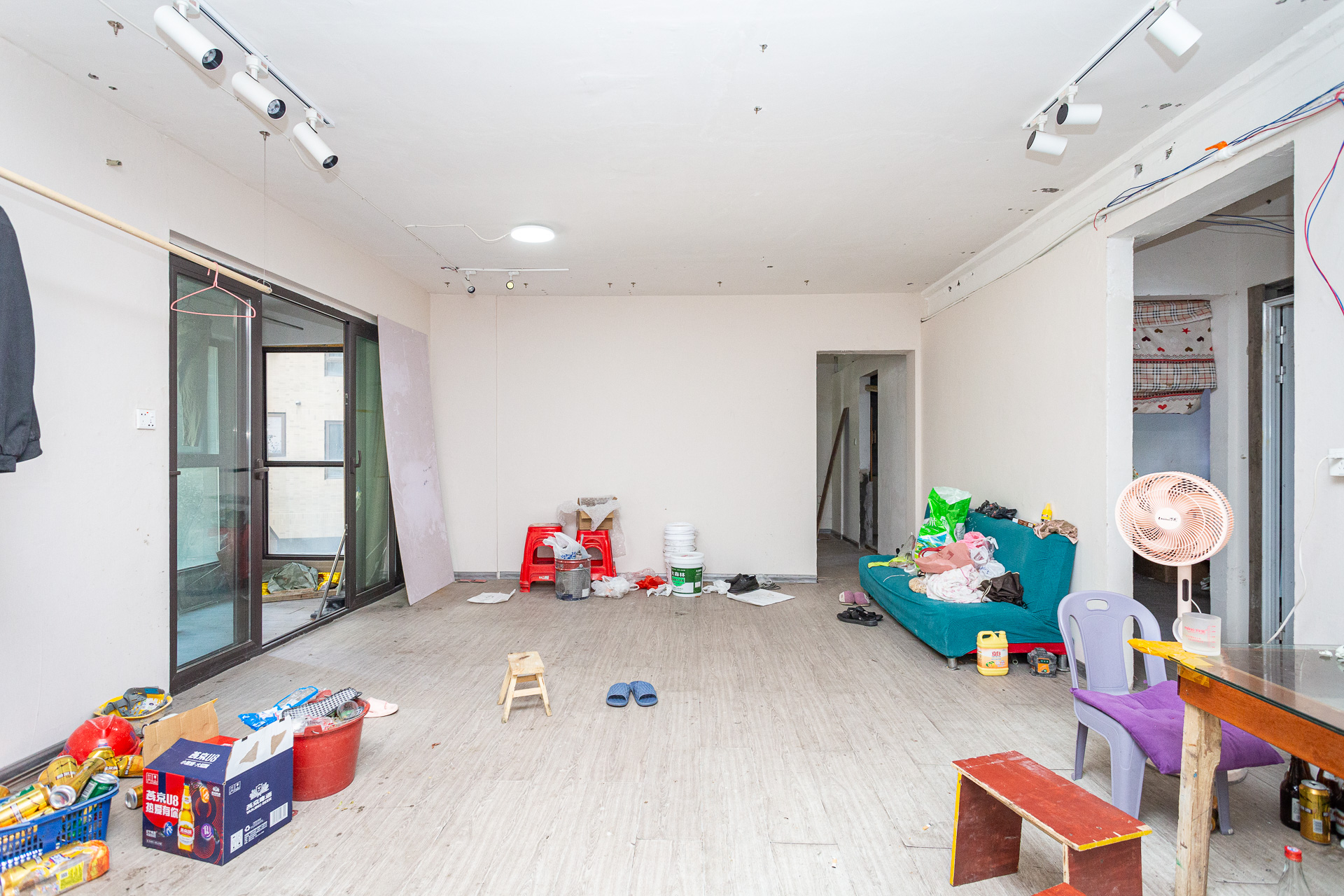 时代倾城五期  4室2厅2卫    87.0万 时代倾城五期  4室2厅2卫    87.0万客厅