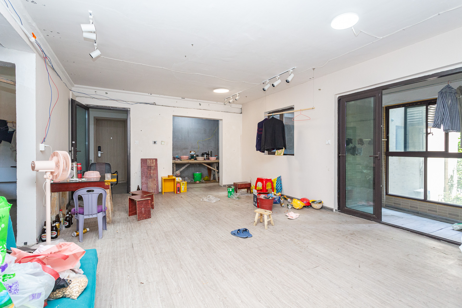 时代倾城五期  4室2厅2卫    87.0万 时代倾城五期  4室2厅2卫    87.0万客厅