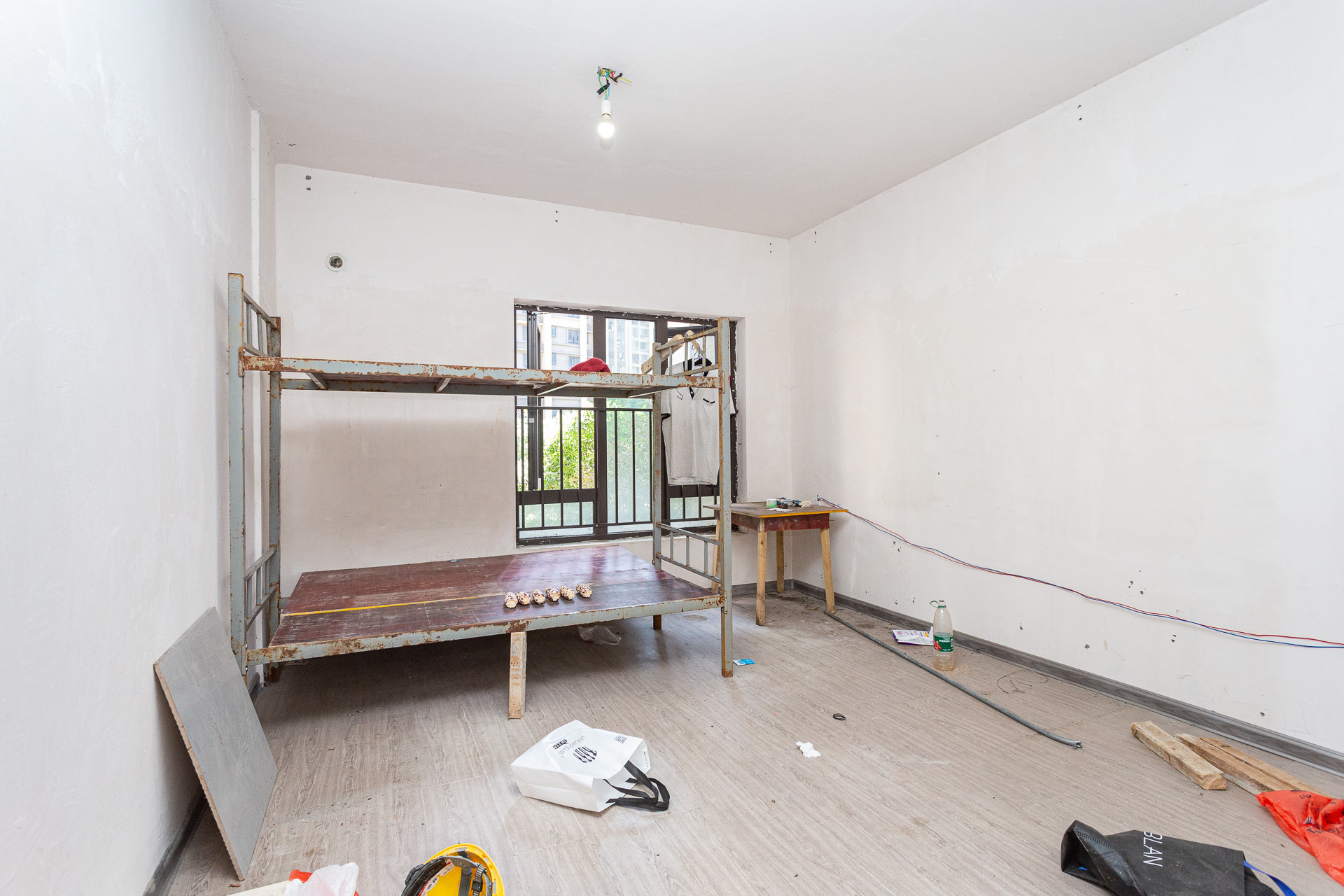 时代倾城五期  4室2厅2卫    87.0万 时代倾城五期  4室2厅2卫    87.0万卧室