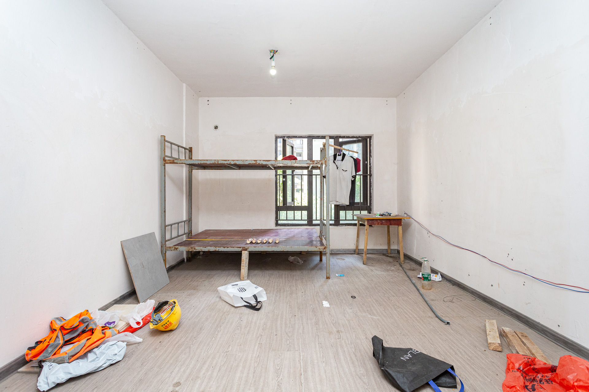 时代倾城五期  4室2厅2卫    87.0万 时代倾城五期  4室2厅2卫    87.0万卧室