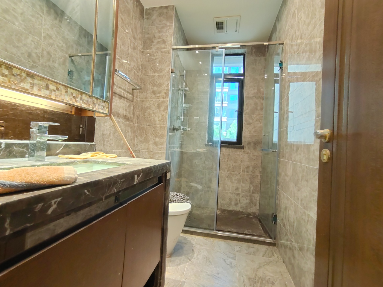 恒大林溪郡 4室2厅2卫 115.0万 恒大林溪郡 4室2厅2卫 115.0万室内图