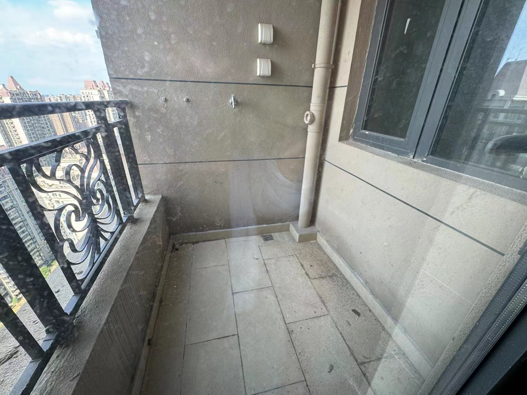 恒大华府 3室2厅2卫 83.0万 恒大华府 3室2厅2卫 83.0万室内图