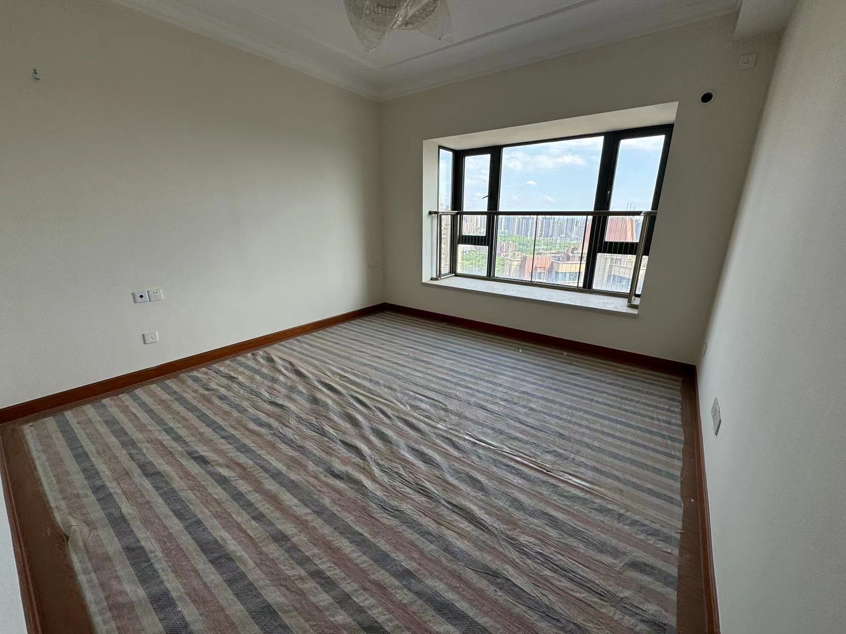 恒大华府 3室2厅2卫 83.0万 恒大华府 3室2厅2卫 83.0万室内图