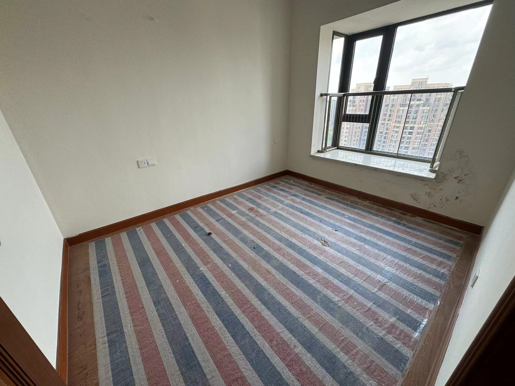 恒大华府 3室2厅2卫 83.0万 恒大华府 3室2厅2卫 83.0万室内图