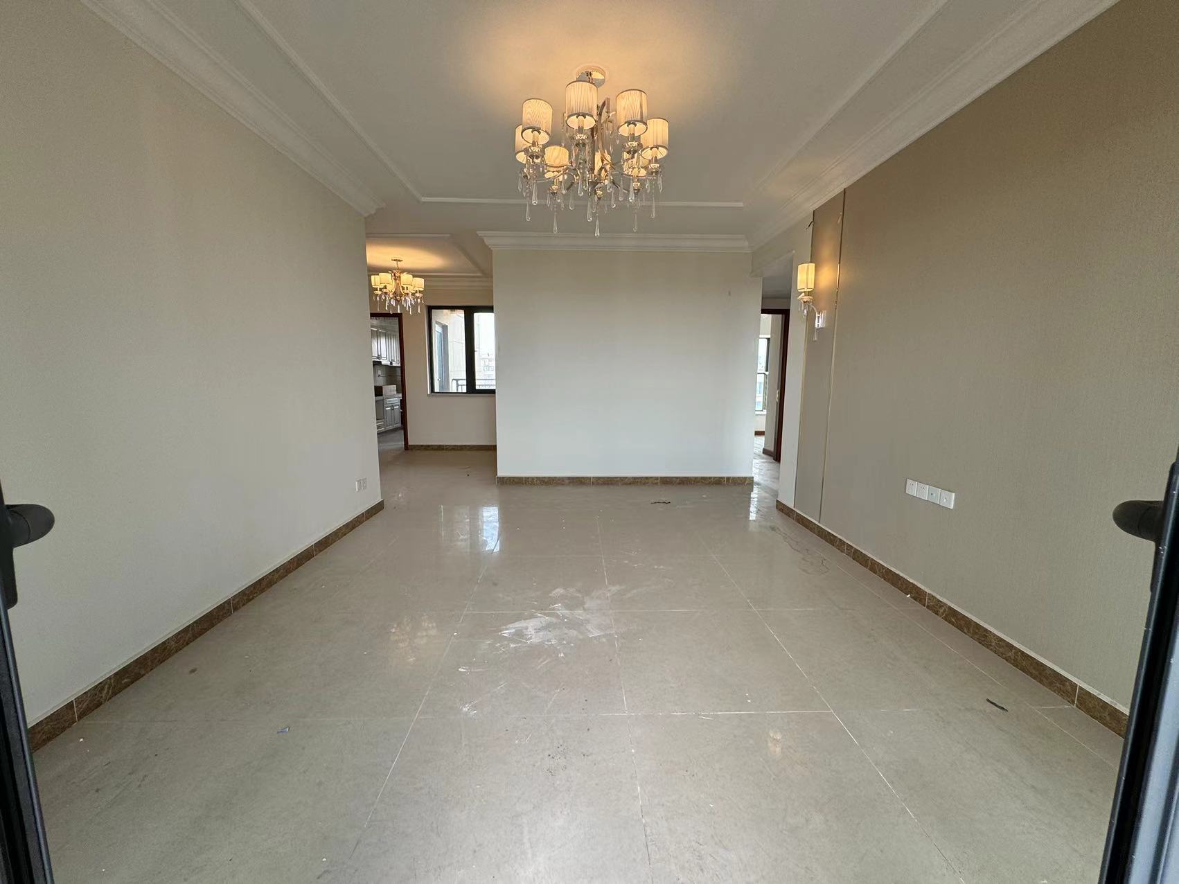 恒大华府 3室2厅2卫 83.0万 恒大华府 3室2厅2卫 83.0万室内图