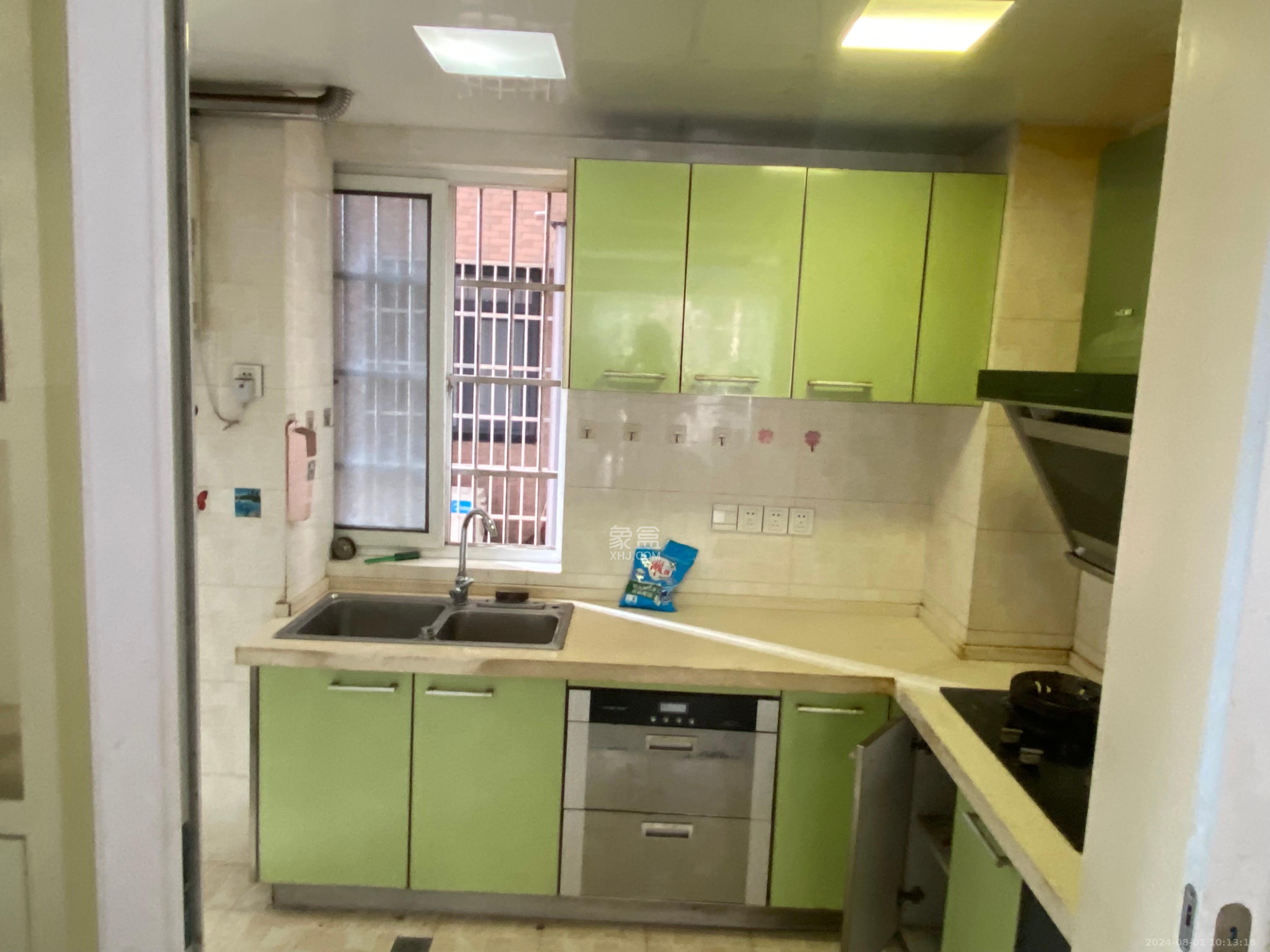 紫云阁  3室2厅2卫    2000.0元/月室内图