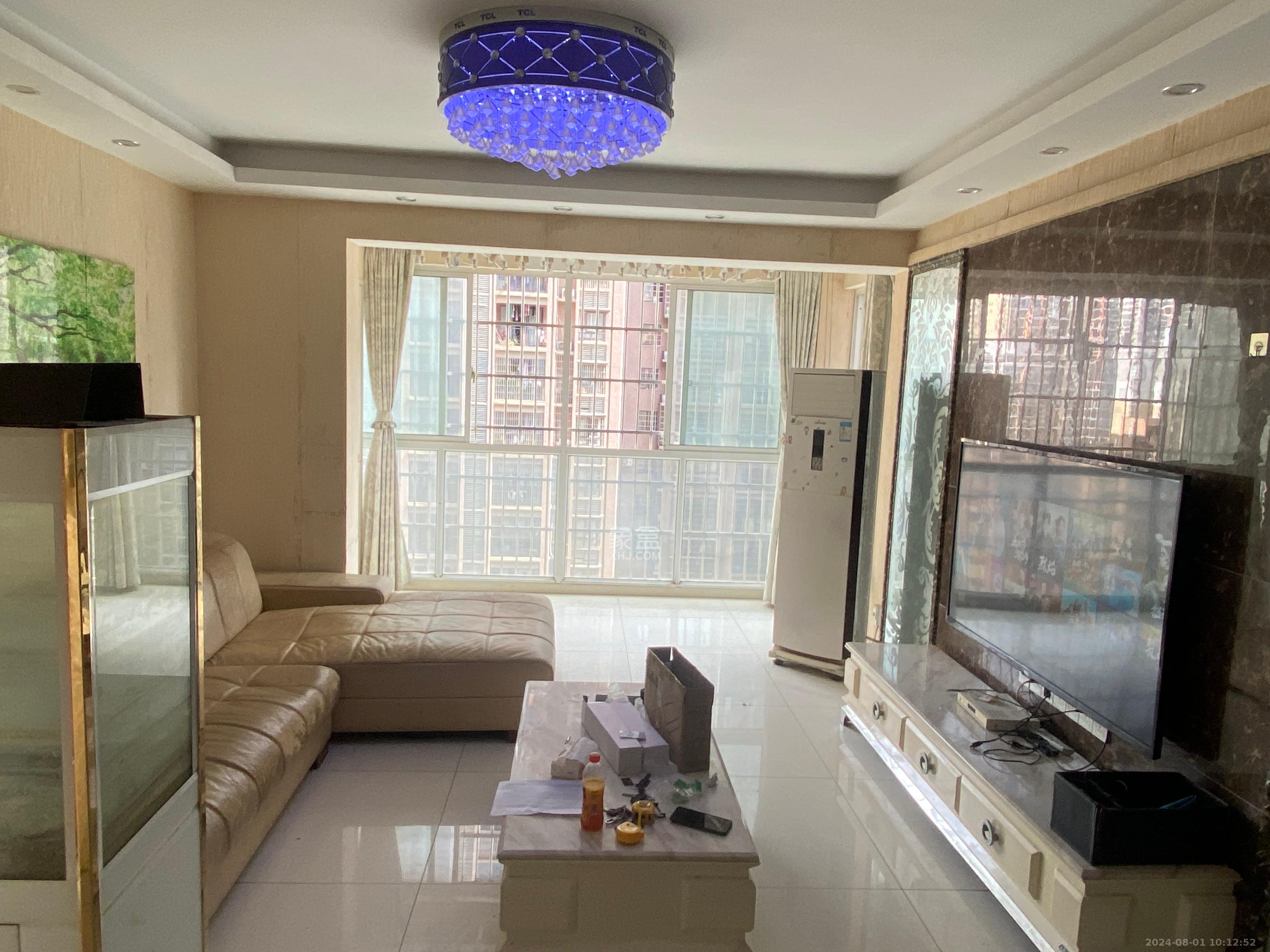 紫云阁  3室2厅2卫    2000.0元/月室内图1