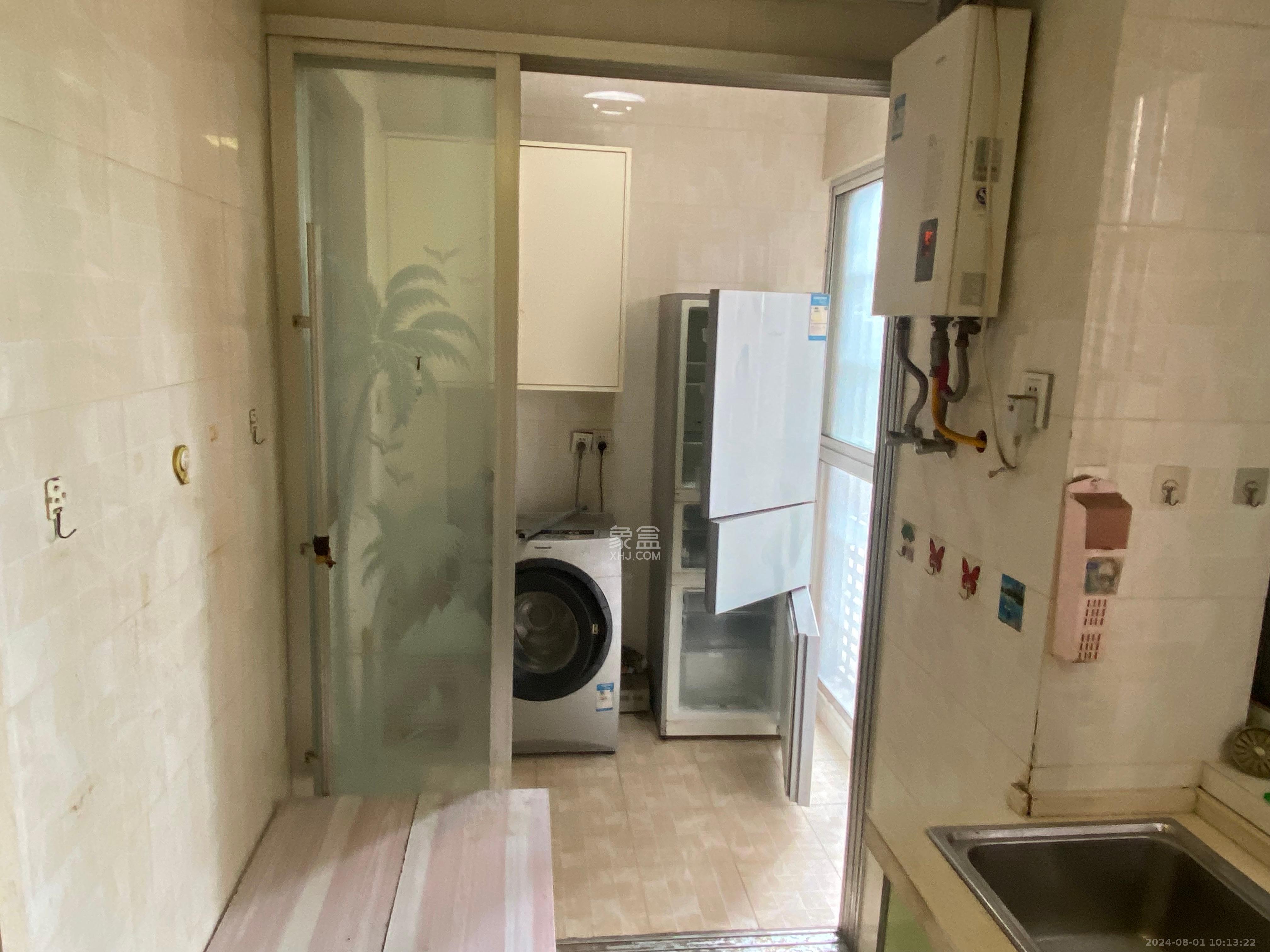 紫云阁  3室2厅2卫    2000.0元/月室内图