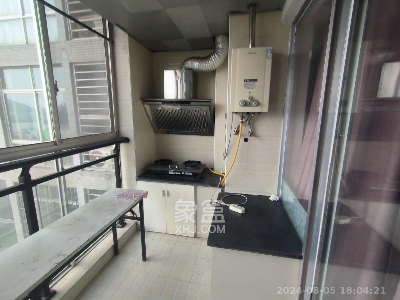 观湖公寓  1室1厅1卫   1400.00元/月室内图