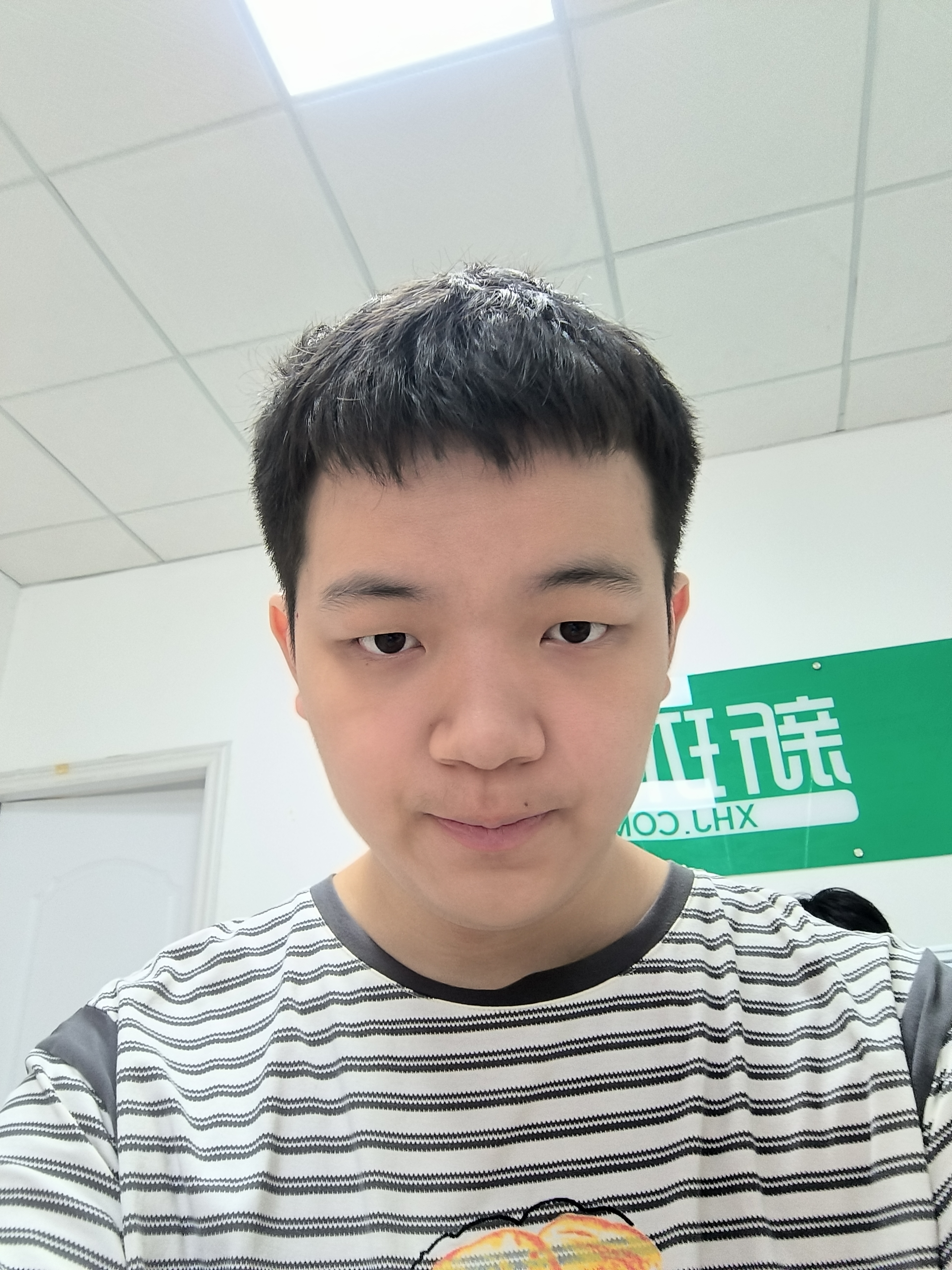 卢知霖
