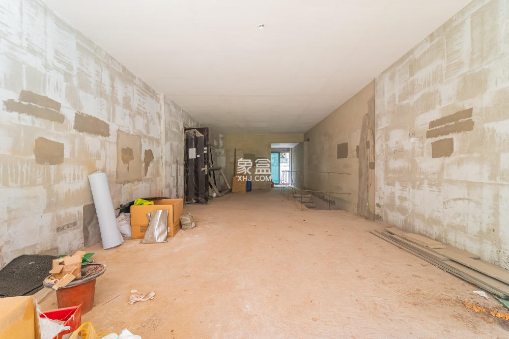 海伦春天  5室3厅4卫    300.0万