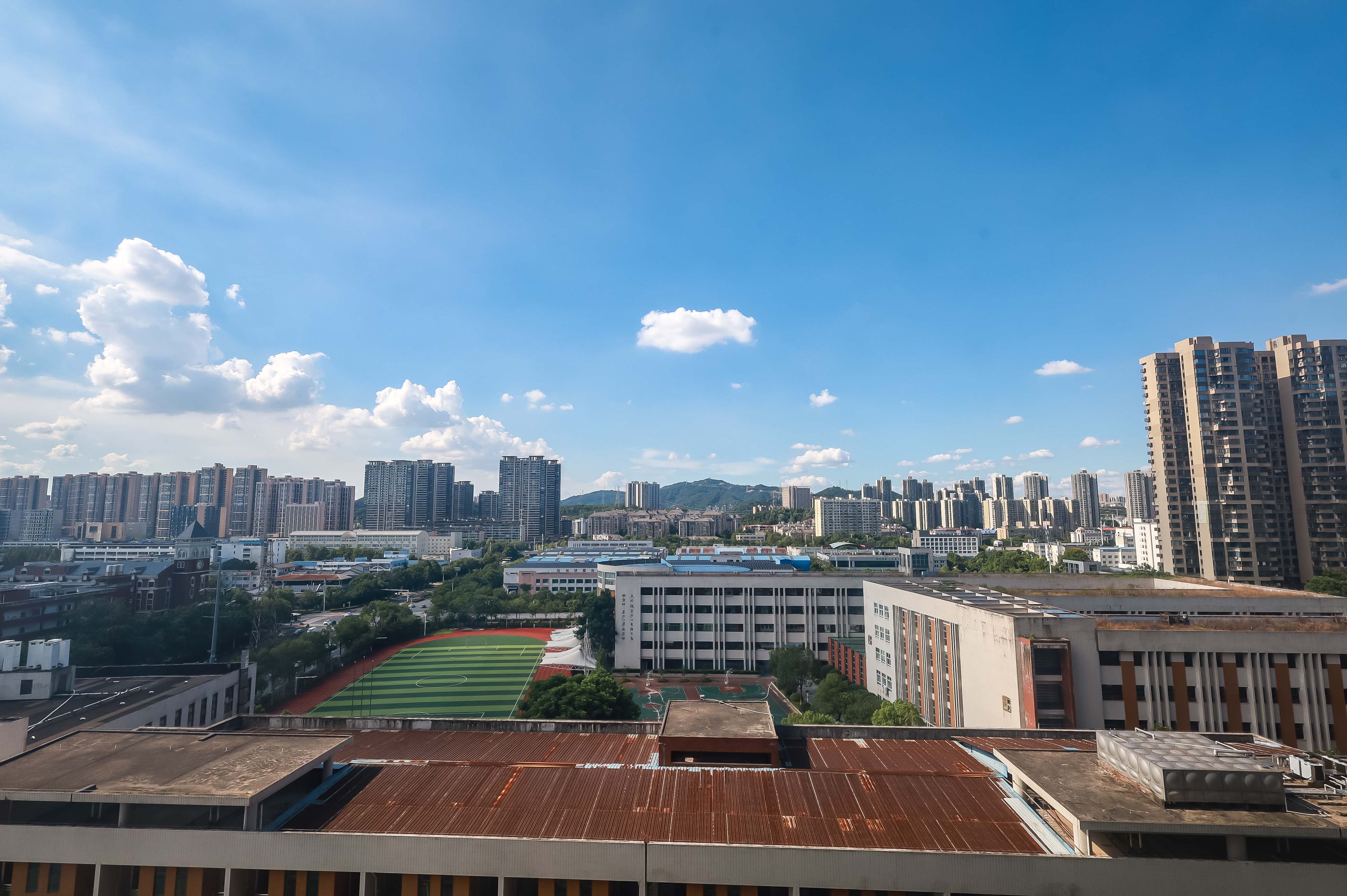 南枫时光  3室2厅1卫   90.00万阳台