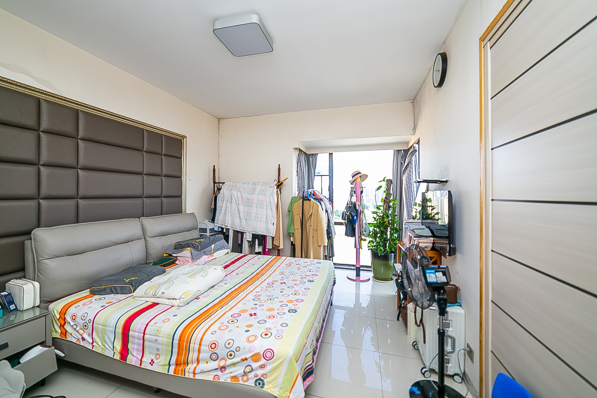 兴威帕克水岸  4室2厅2卫   130.00万卧室