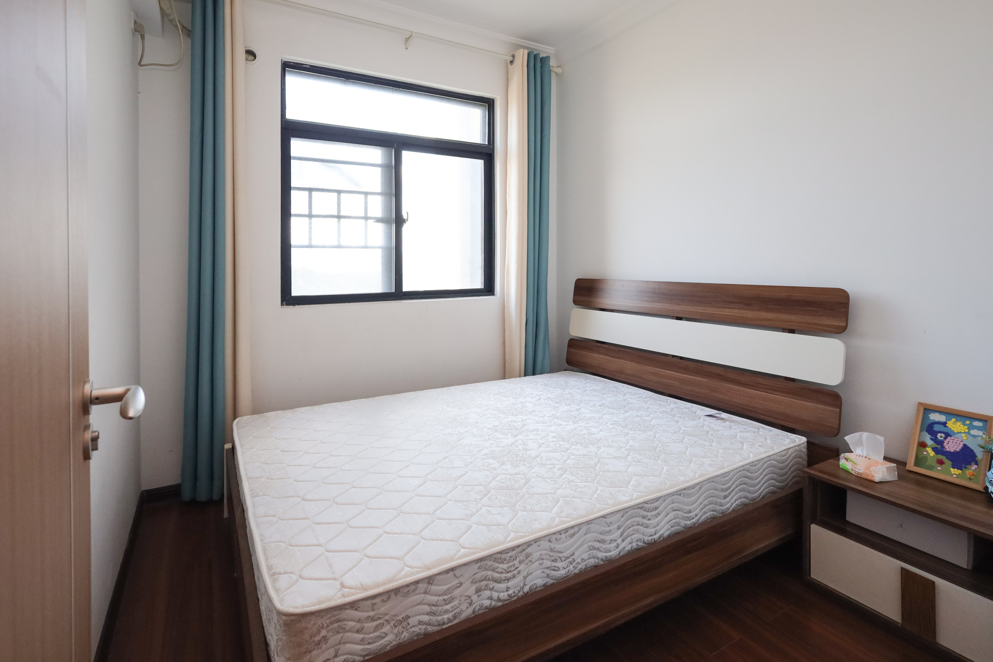 幸福考拉789  3室2厅2卫   82.00万卧室
