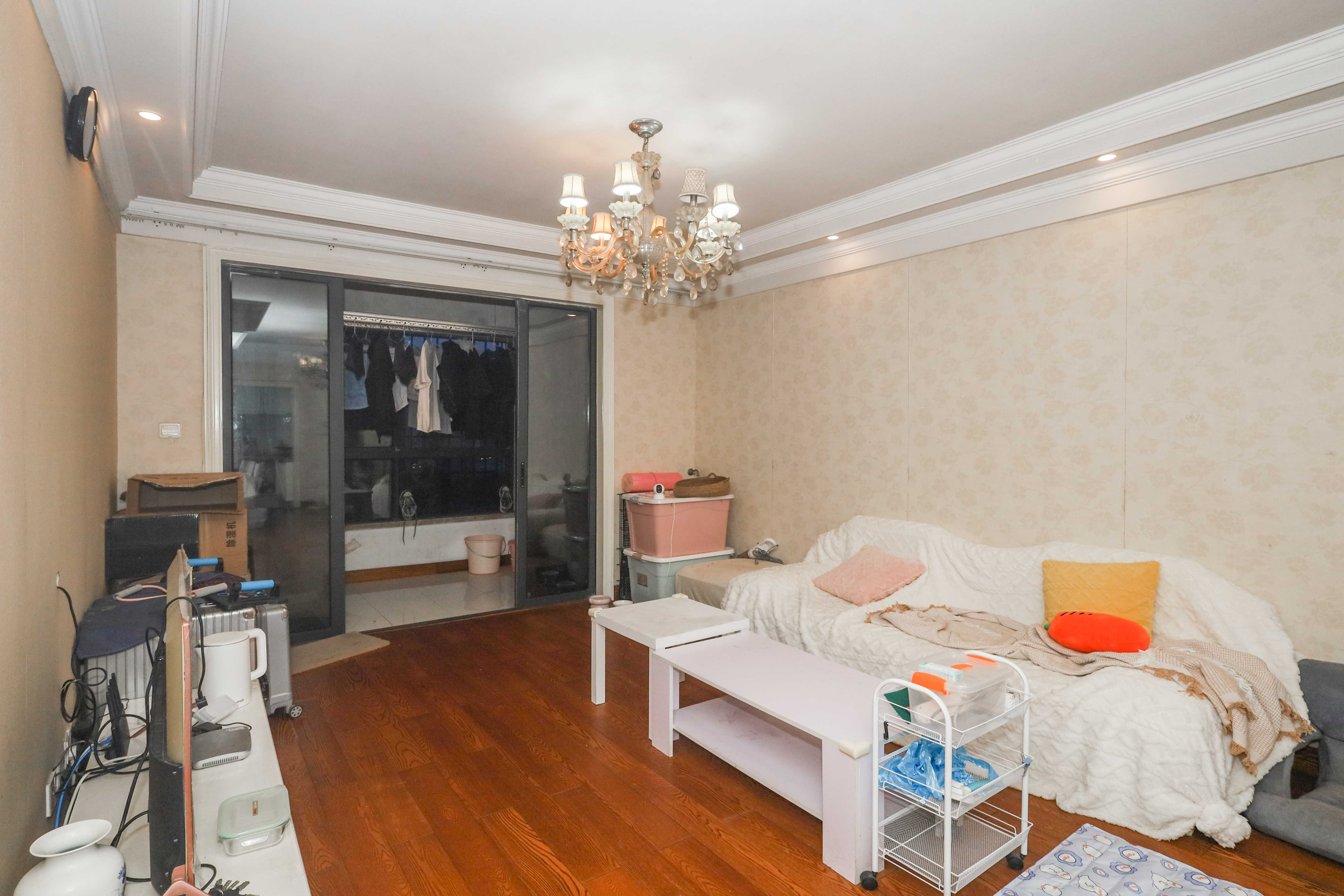 保利麓谷林语A区  3室2厅2卫    80.0万 保利麓谷林语A区  3室2厅2卫    80.0万客厅