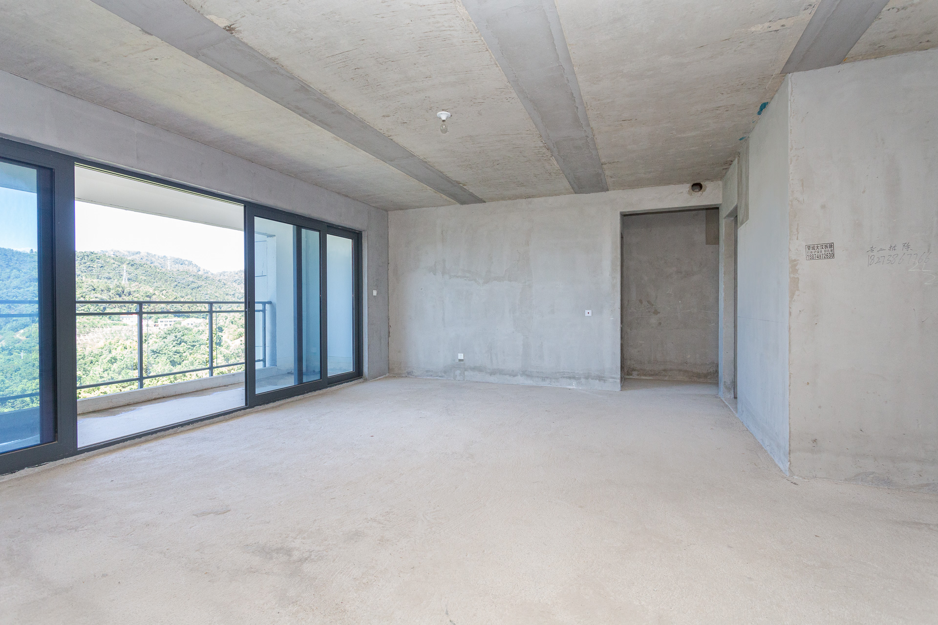 新城观山印  4室2厅2卫   178.00万