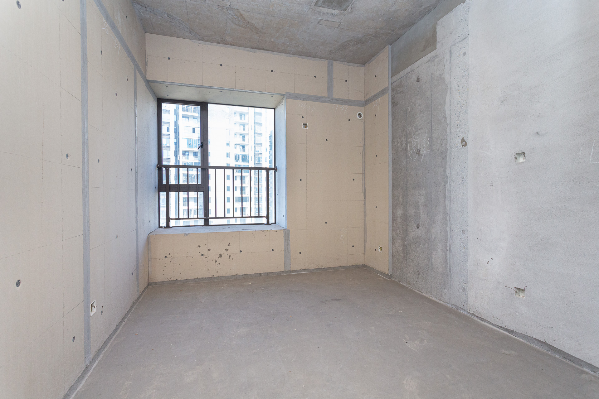 润和湘江天地AB区  4室2厅2卫    198.0万 润和湘江天地AB区  4室2厅2卫    198.0万卧室