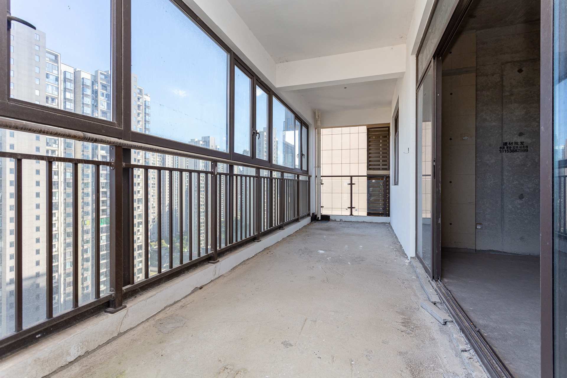 润和湘江天地AB区  4室2厅2卫    198.0万 润和湘江天地AB区  4室2厅2卫    198.0万阳台