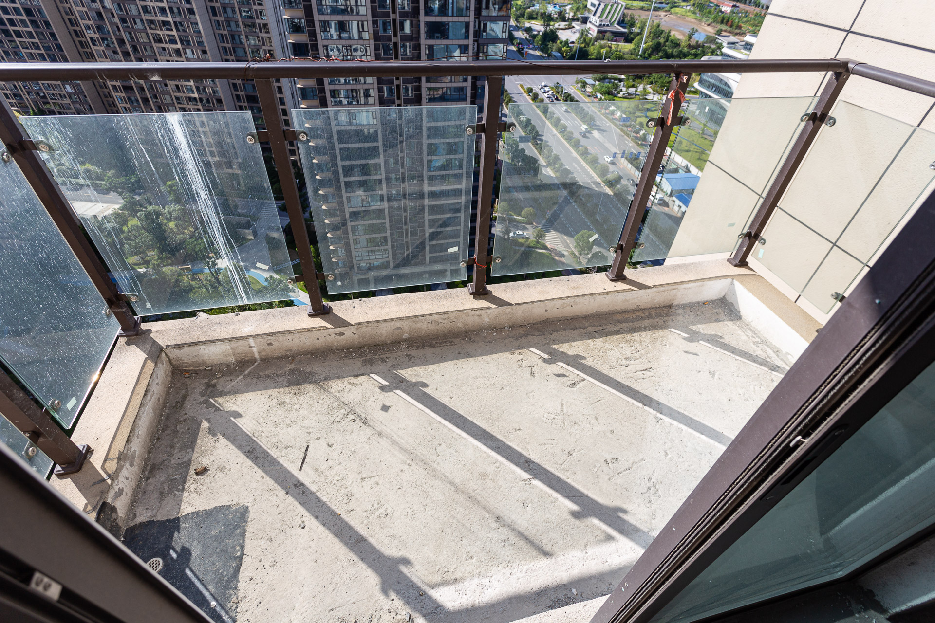 润和湘江天地AB区  4室2厅2卫    198.0万 润和湘江天地AB区  4室2厅2卫    198.0万阳台