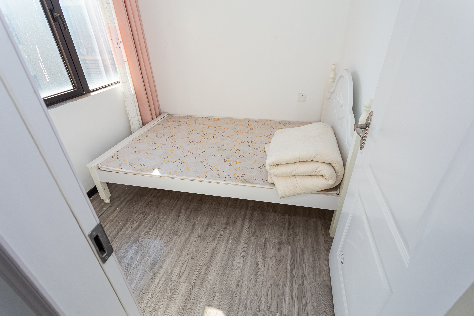 勤诚达境界城 3室2厅2卫 86.0万 勤诚达境界城 3室2厅2卫 86.0万卧室