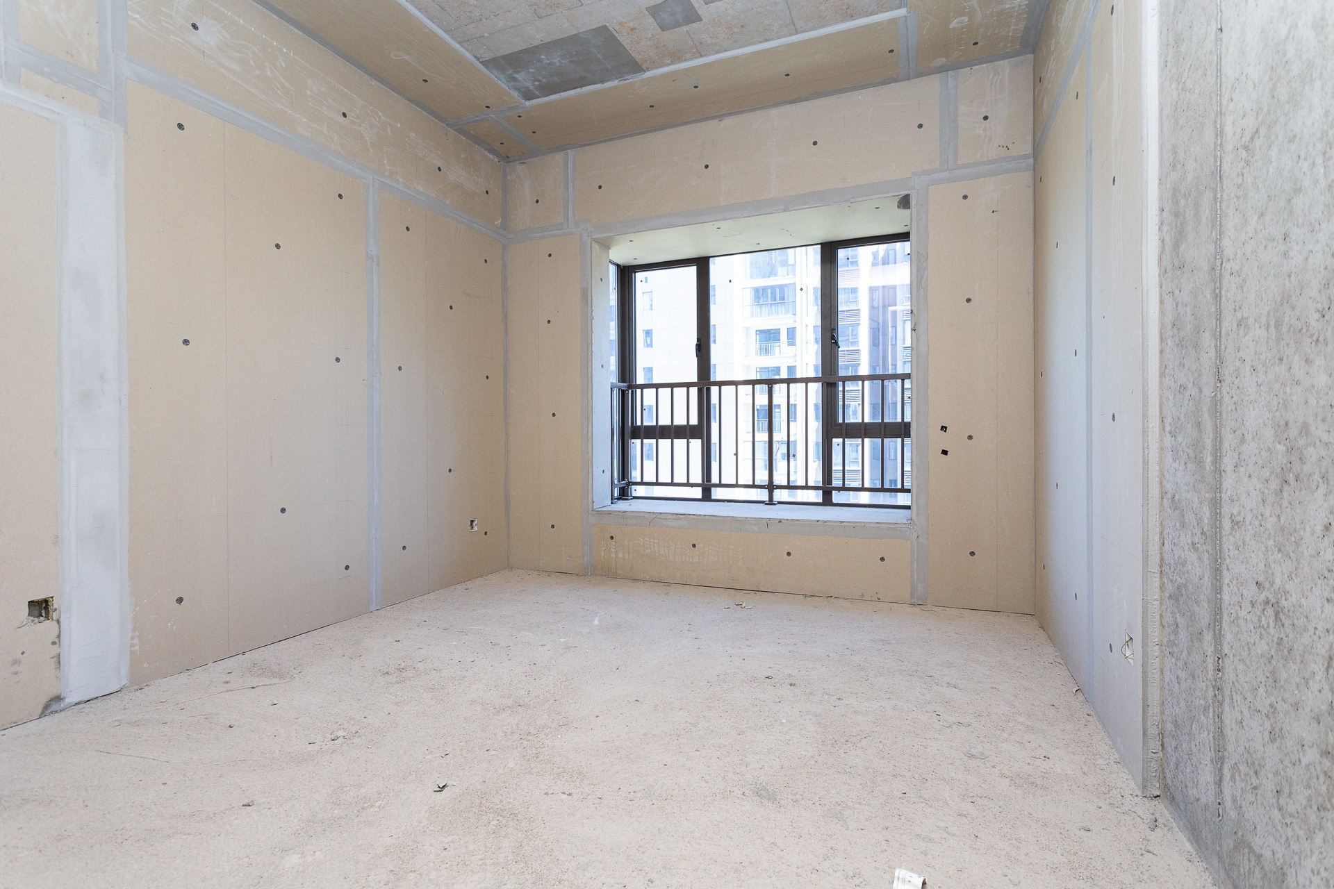 润和湘江天地E区 4室2厅2卫 170.0万 润和湘江天地E区 4室2厅2卫 170.0万卧室