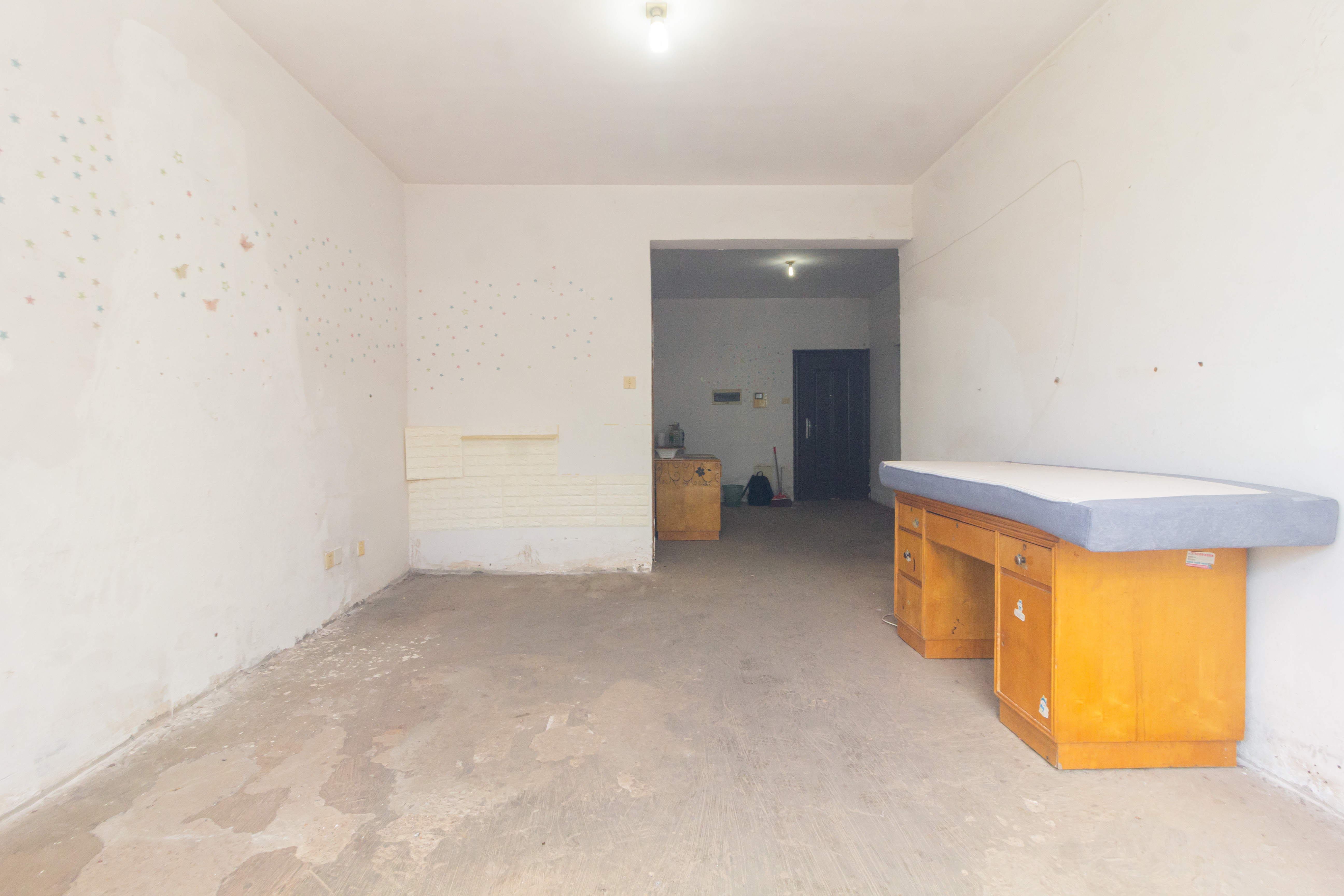 湖南有色地质勘查局宿舍(榔梨镇)  2室2厅1卫    40.8万 湖南有色地质勘查局宿舍(榔梨镇)  2室2厅1卫    40.8万客厅