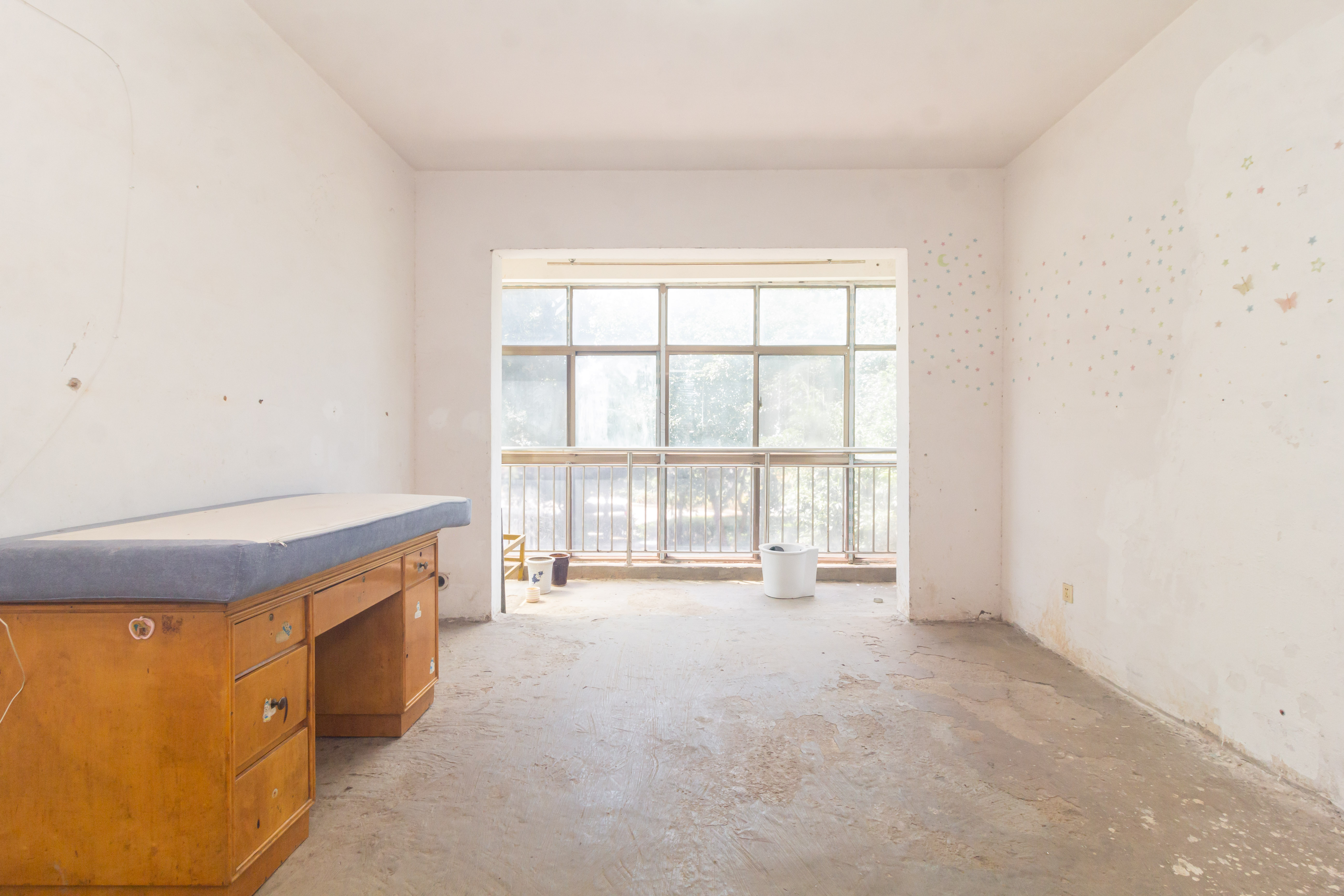 湖南有色地质勘查局宿舍(榔梨镇)  2室2厅1卫    40.8万 湖南有色地质勘查局宿舍(榔梨镇)  2室2厅1卫    40.8万客厅