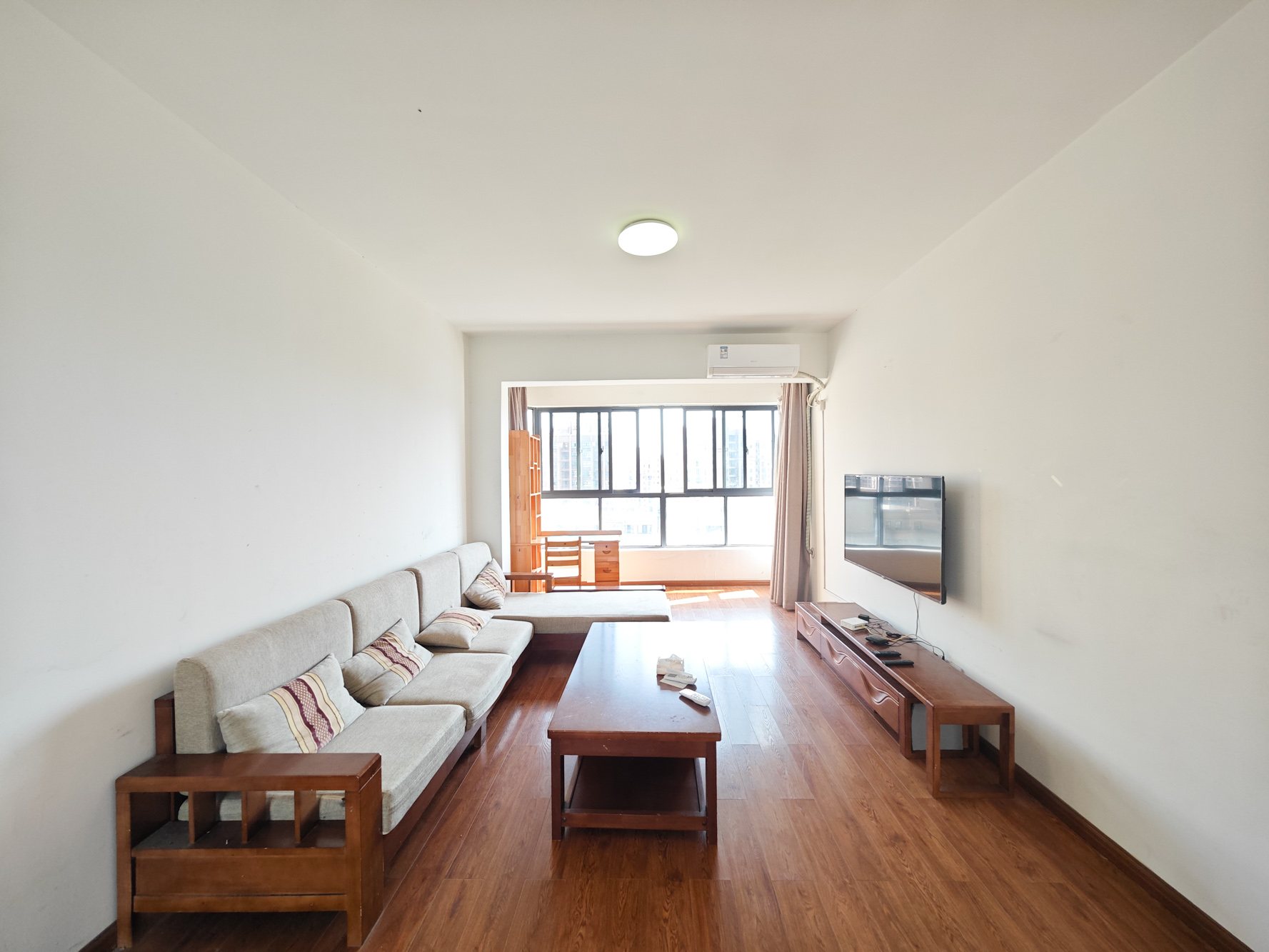 五矿万境水岸五期（五矿万境水岸文苑）  3室2厅1卫    116.0万客厅