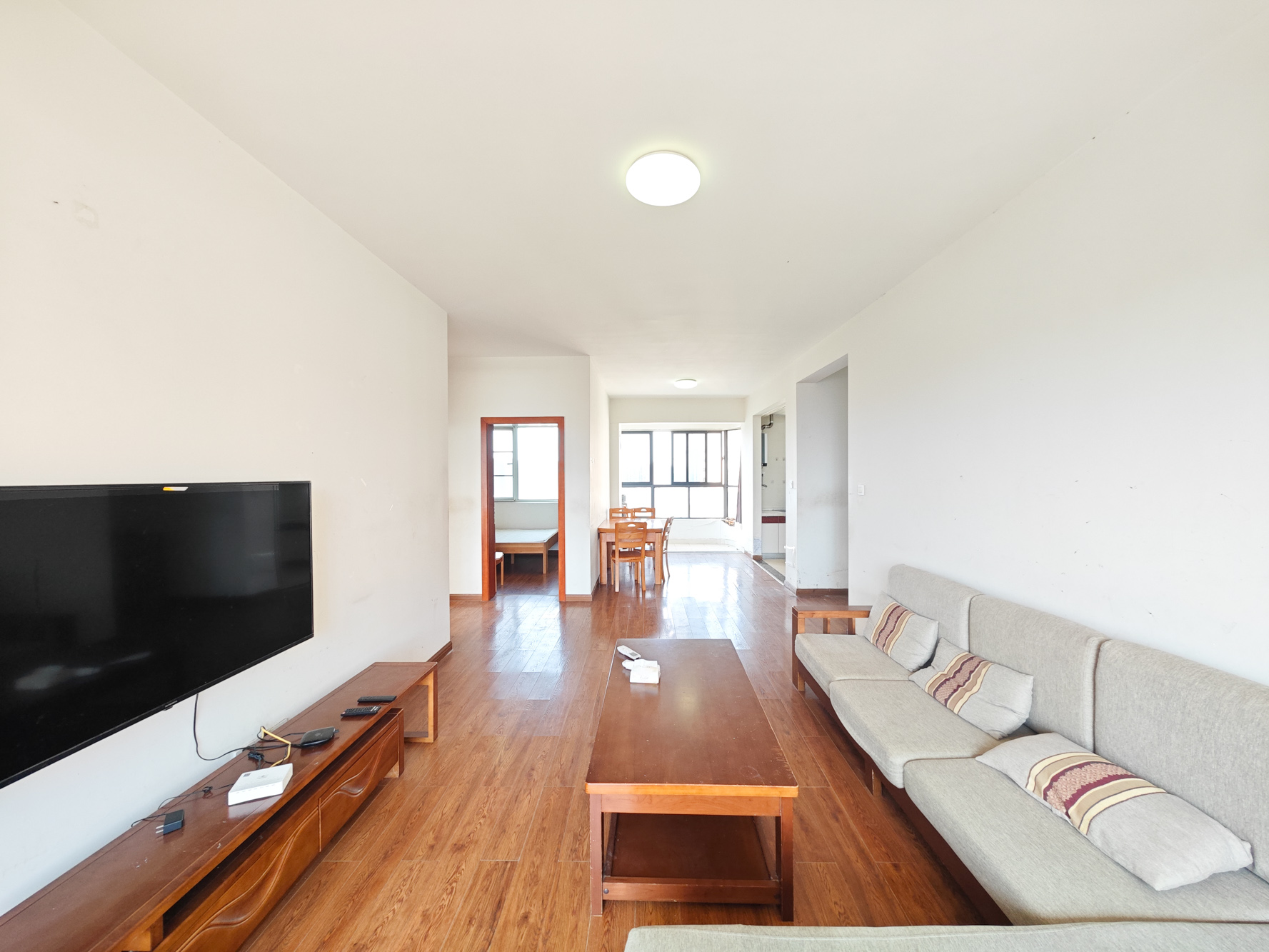 五矿万境水岸五期（五矿万境水岸文苑）  3室2厅1卫    116.0万客厅